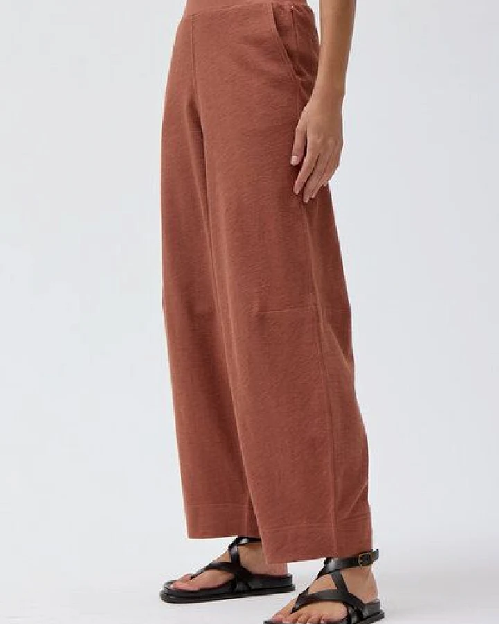 People Wear Organic Barrel Hose, uni braun, Bio-Baumwolle, 7/8 Länge