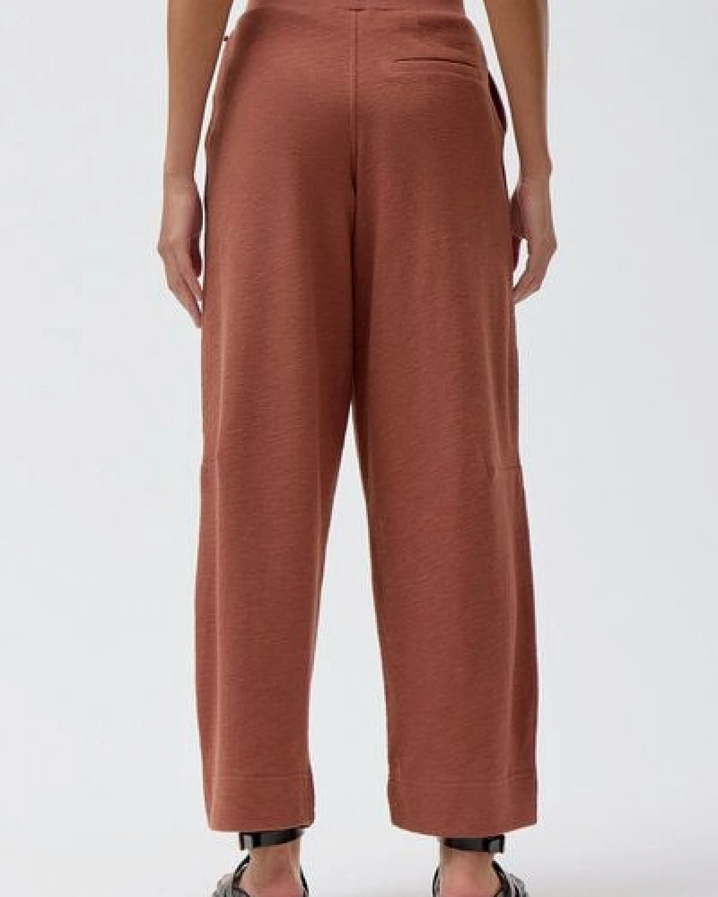 People Wear Organic Barrel Hose, uni braun, Bio-Baumwolle, 7/8 Länge – Ansicht 2