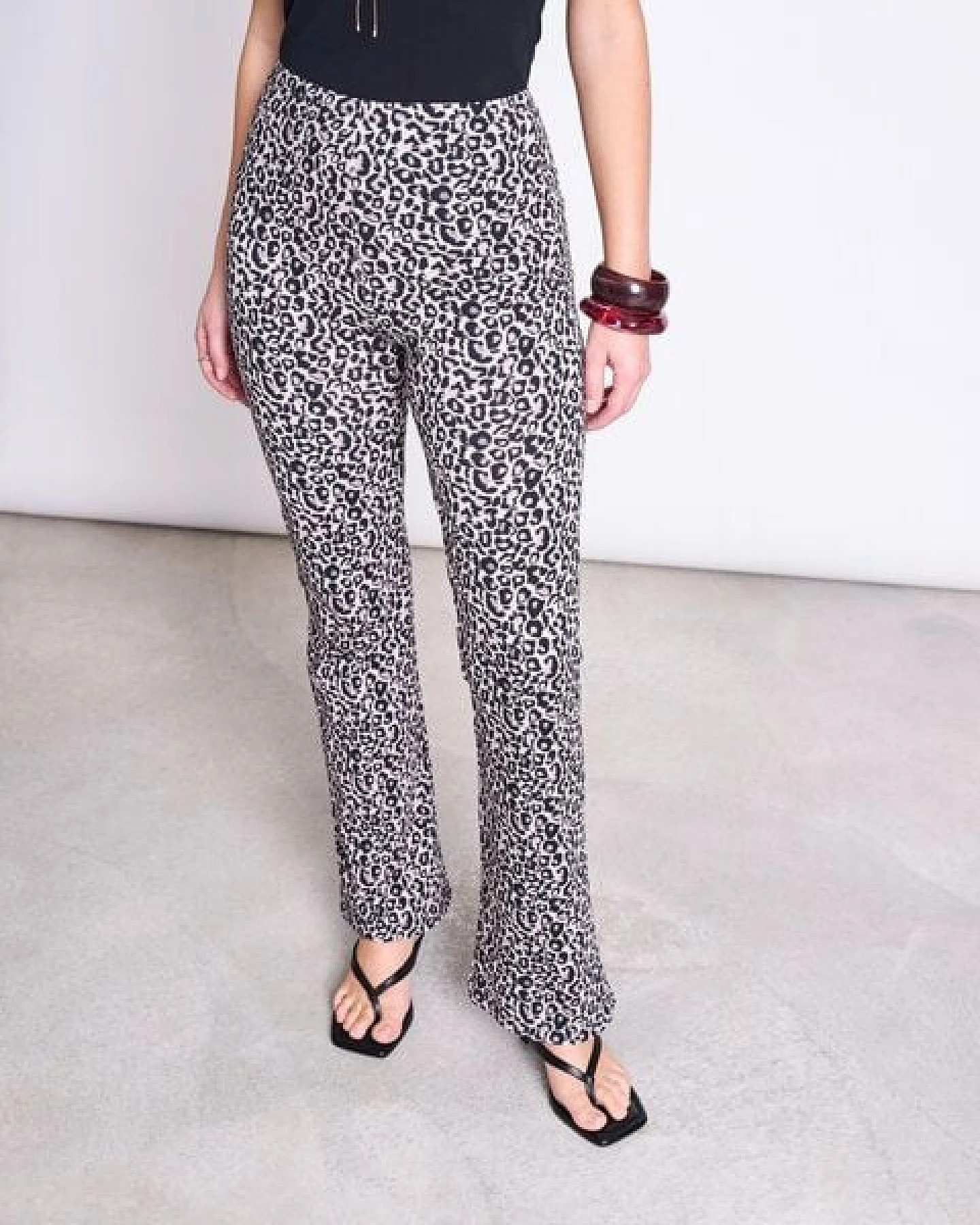 JAN N JUNE Ausgestellte Flared Leggings leo GOTS – Ansicht 4