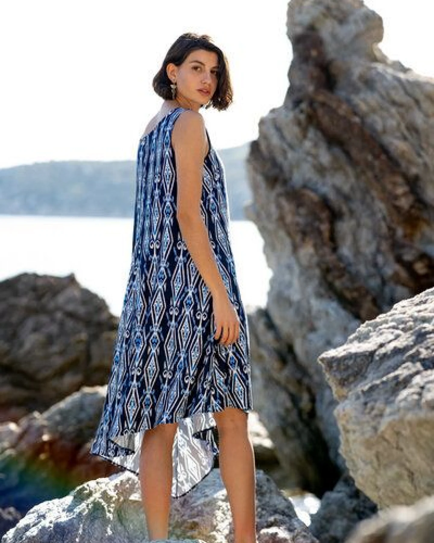 Sommerkleid Summertime – A-Linie aus Viskose – Träger asymmetrisch mit Taschen – 100% in EU fair produziert – KOKOworld – Ansicht 4