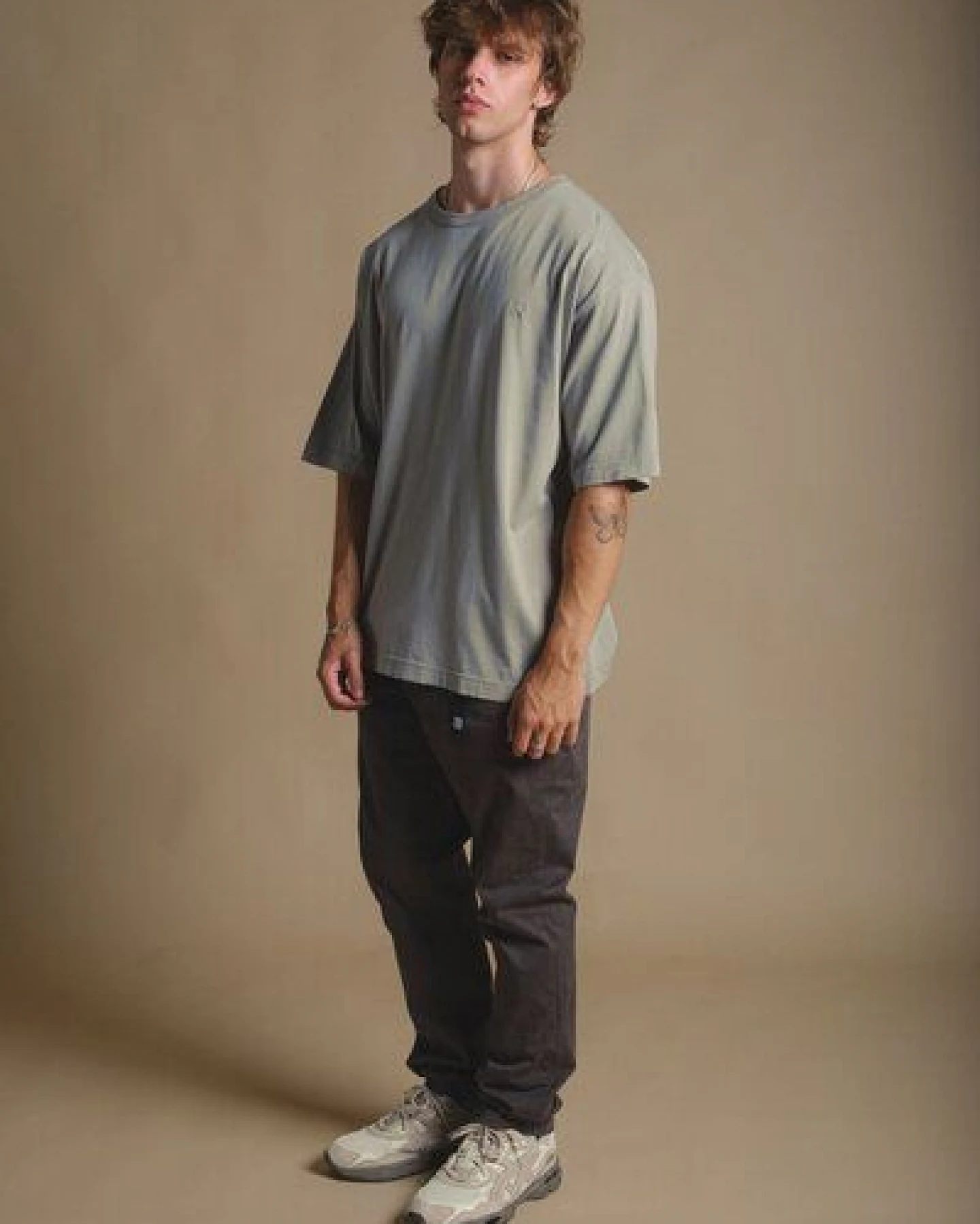 Trendsplant Essential Garment Heavyweight Oversized T-Shirt Dried Sage – Ansicht 3