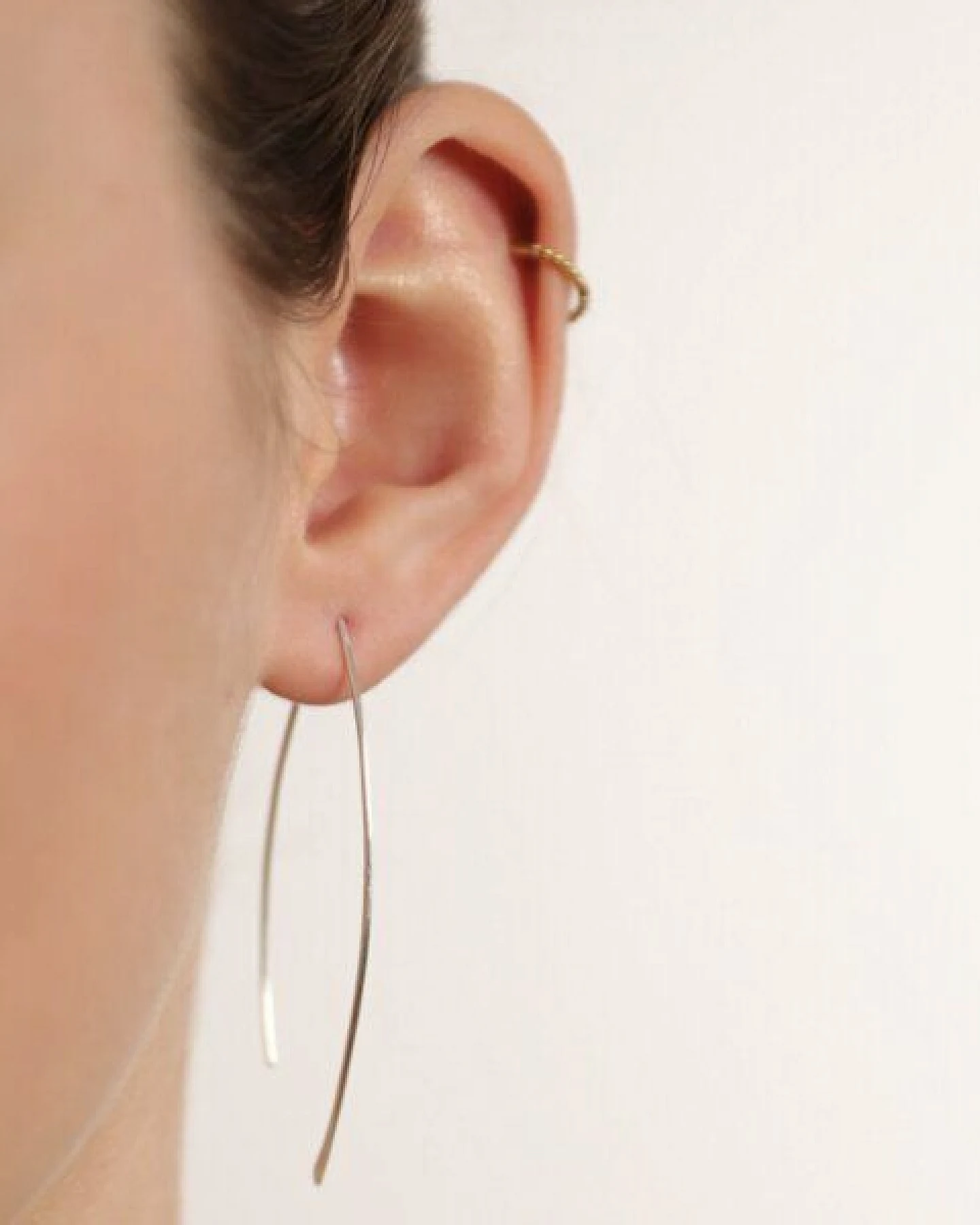 BELLYBIRD Jewellery CREOLEN - Navette, gehämmerte Creolen in V-Form, Silber/Vergoldet/Rosé – Ansicht 4