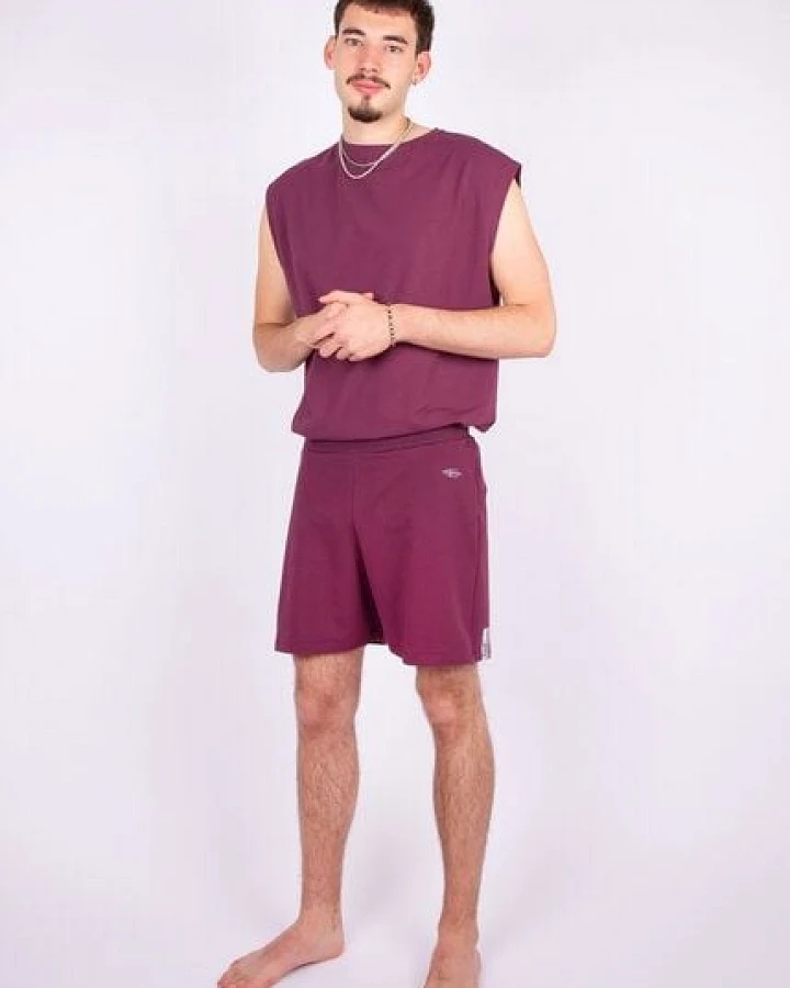 ÆVRIL Unisex Kurze Shorts // Aubergine Red // Bio-Baumwolle