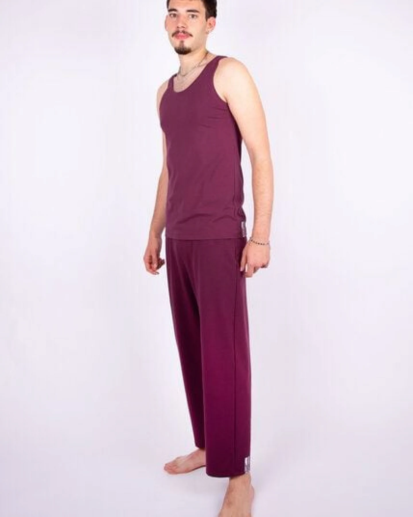 ÆVRIL Unisex Tank Top // Aubergine Red// Bio-Baumwolle – Ansicht 2