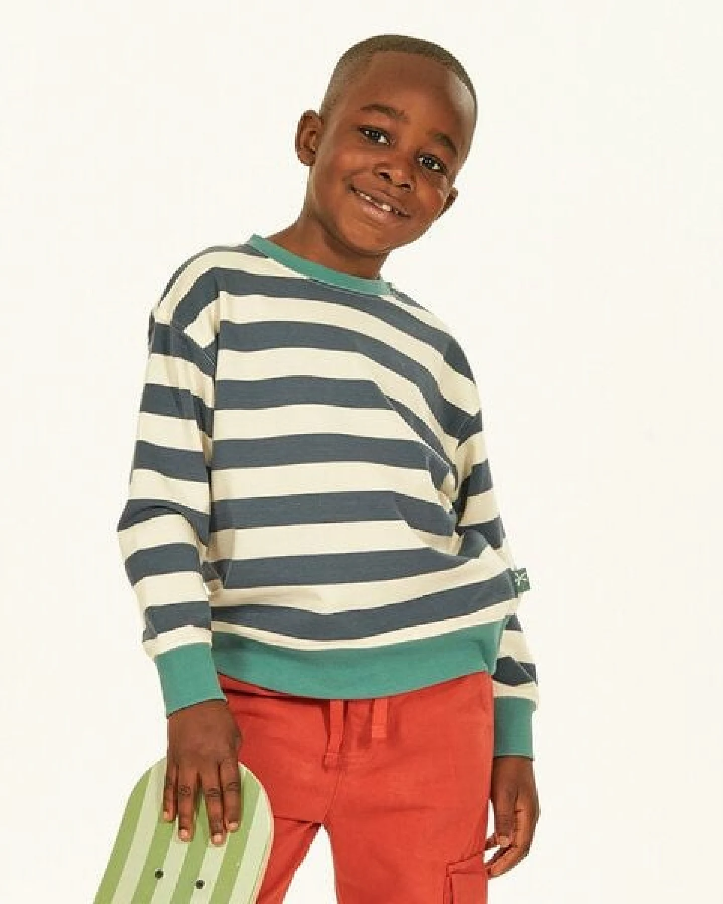 Sense Organics Kinder Sweatshirt dunkelpetrol-weiß geringelt, Modell DARI – Ansicht 2
