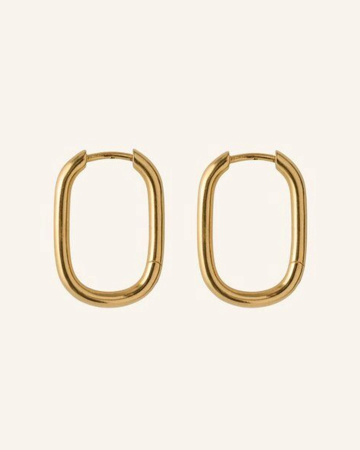 Pernille Corydon Ohrringe SOFT EDGE HUGGIES aus Recycled sterling silver / Gold plated recycled sterling silver – Ansicht 3