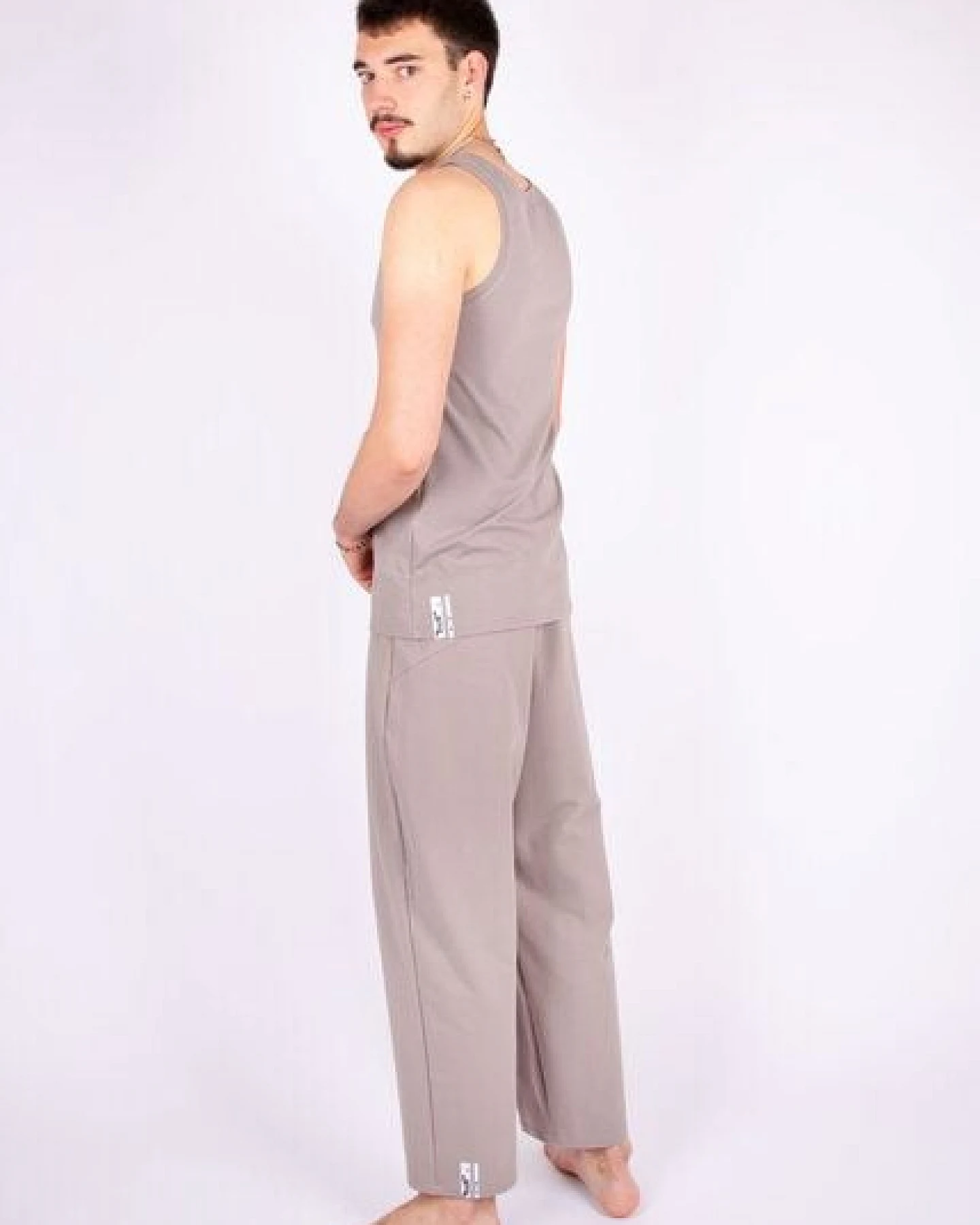 ÆVRIL Unisex Tank Top // Dolphin Grey // Bio-Baumwolle – Ansicht 4