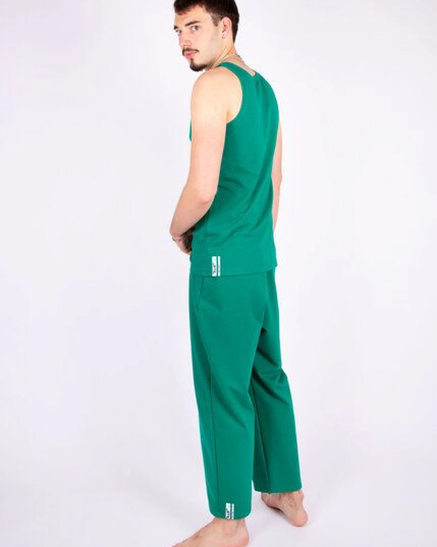 ÆVRIL Unisex Tank Top // Emerald Green // Bio-Baumwolle – Ansicht 4