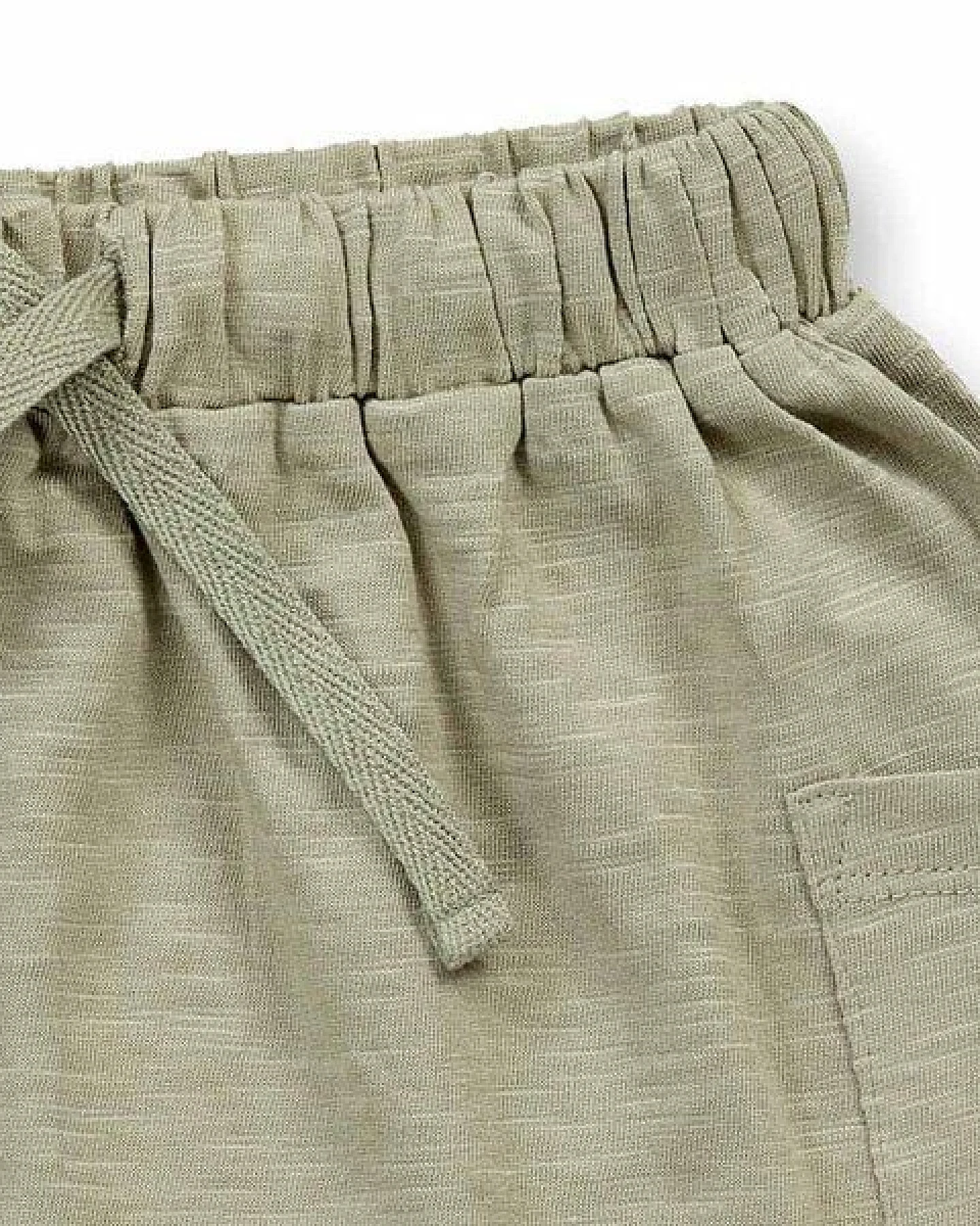 Sense Organics Babyshorts mit Blätter-Druck, Modell MAGESH – Ansicht 2