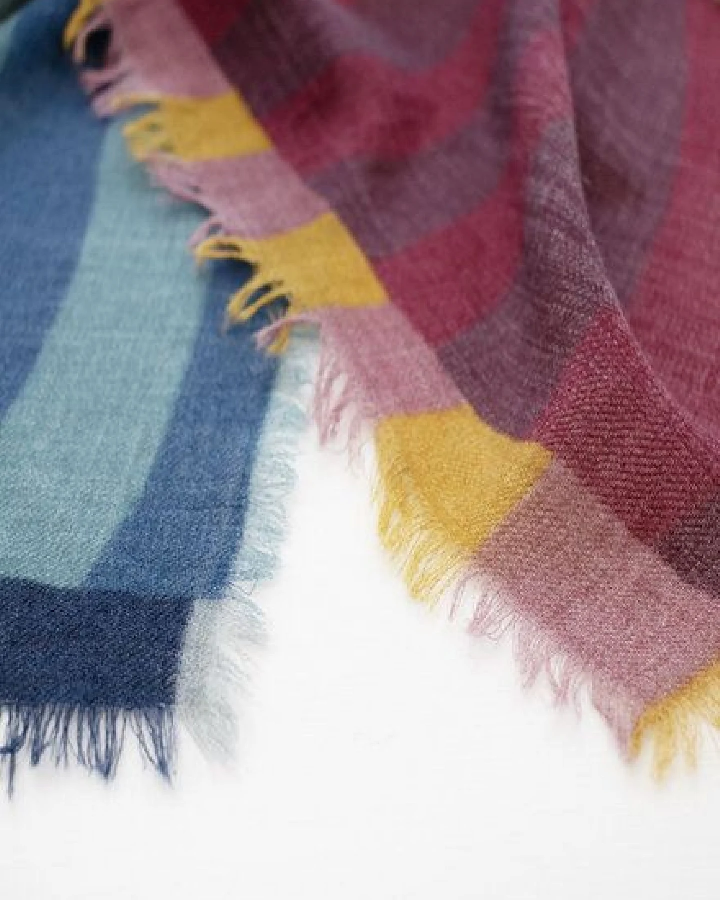 Djian Schal aus Merino-Wolle – STRIPES – mulesingfrei – Ansicht 3