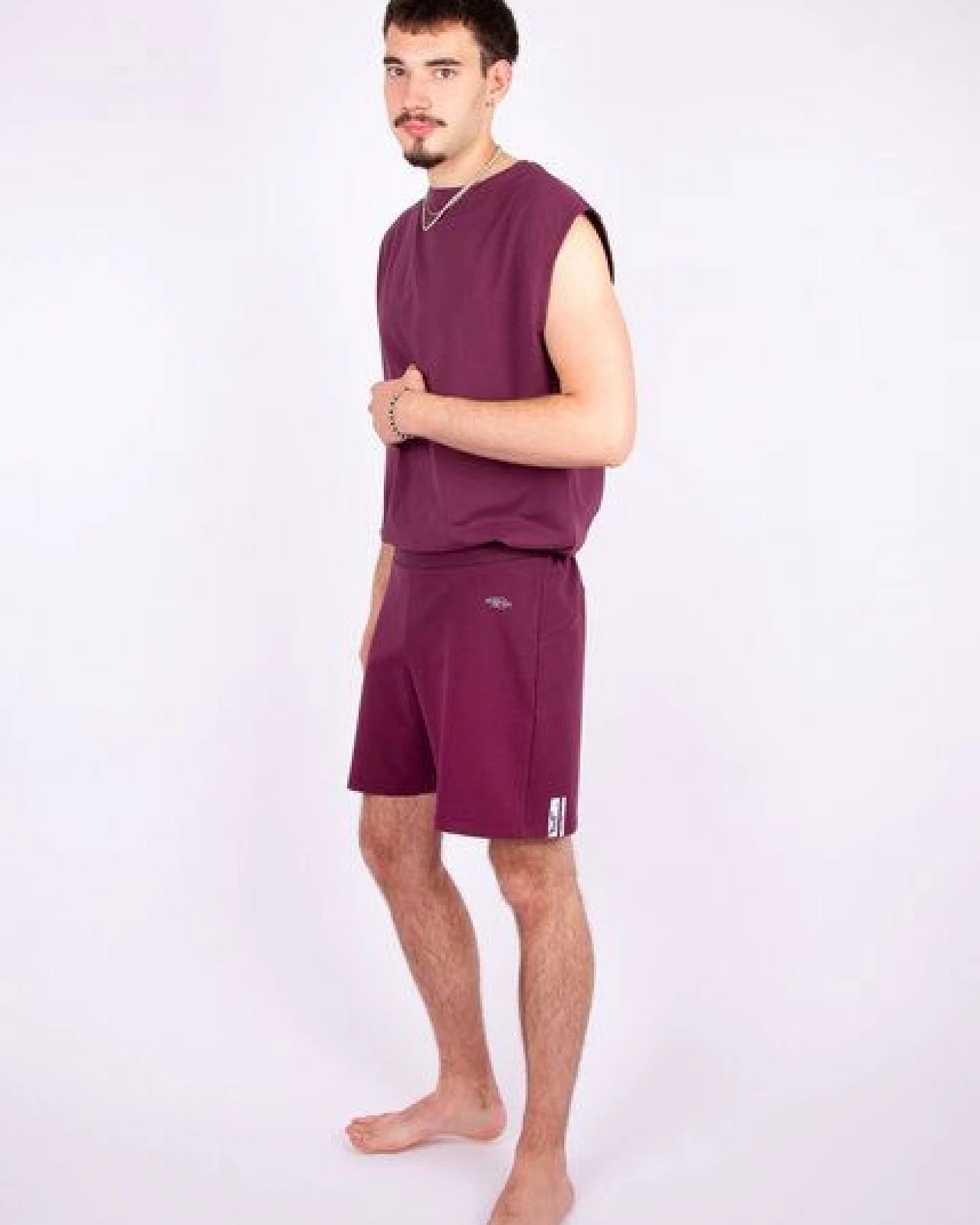ÆVRIL Unisex Kurze Shorts // Aubergine Red // Bio-Baumwolle – Ansicht 3