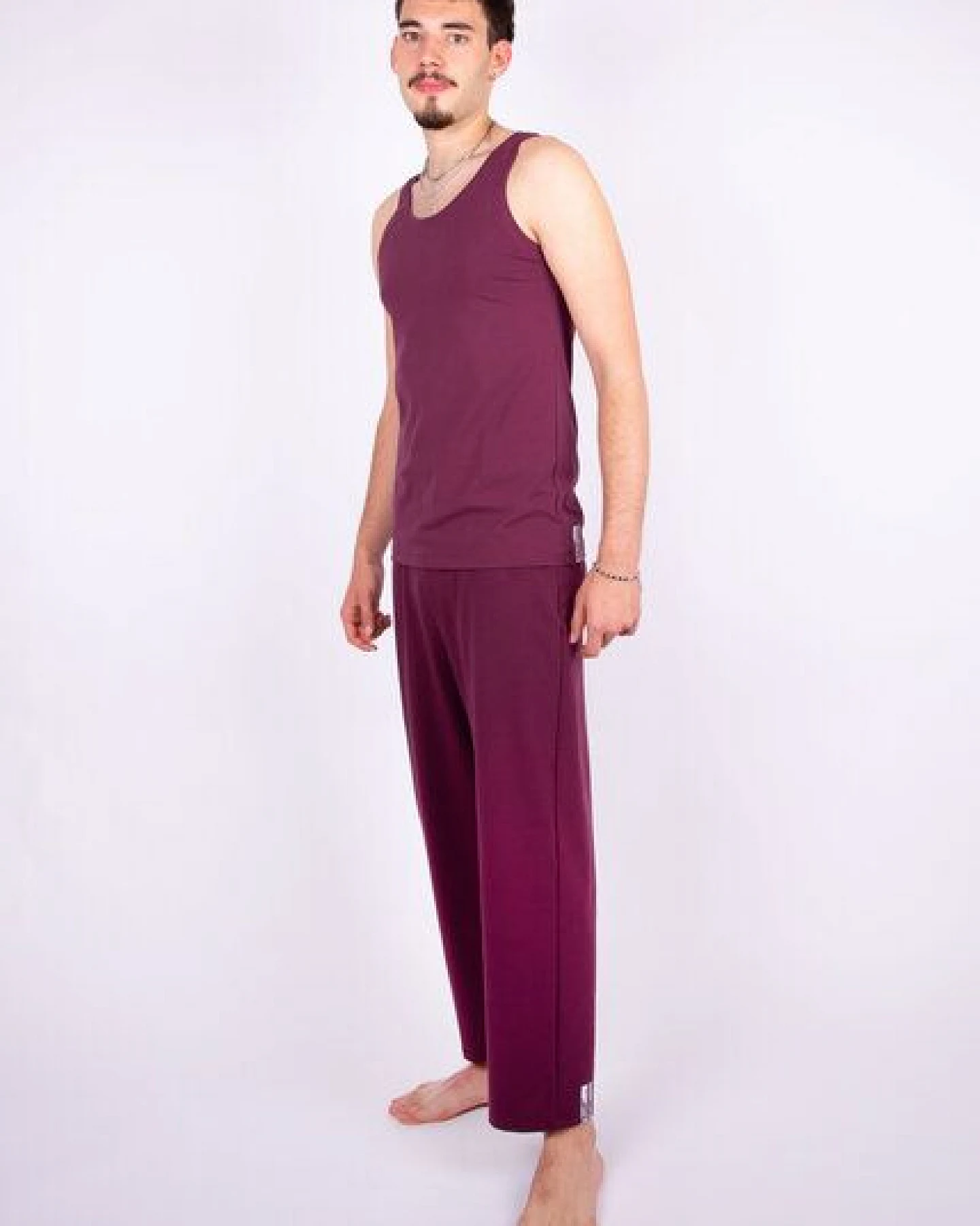ÆVRIL Unisex Tank Top // Aubergine Red// Bio-Baumwolle – Ansicht 2