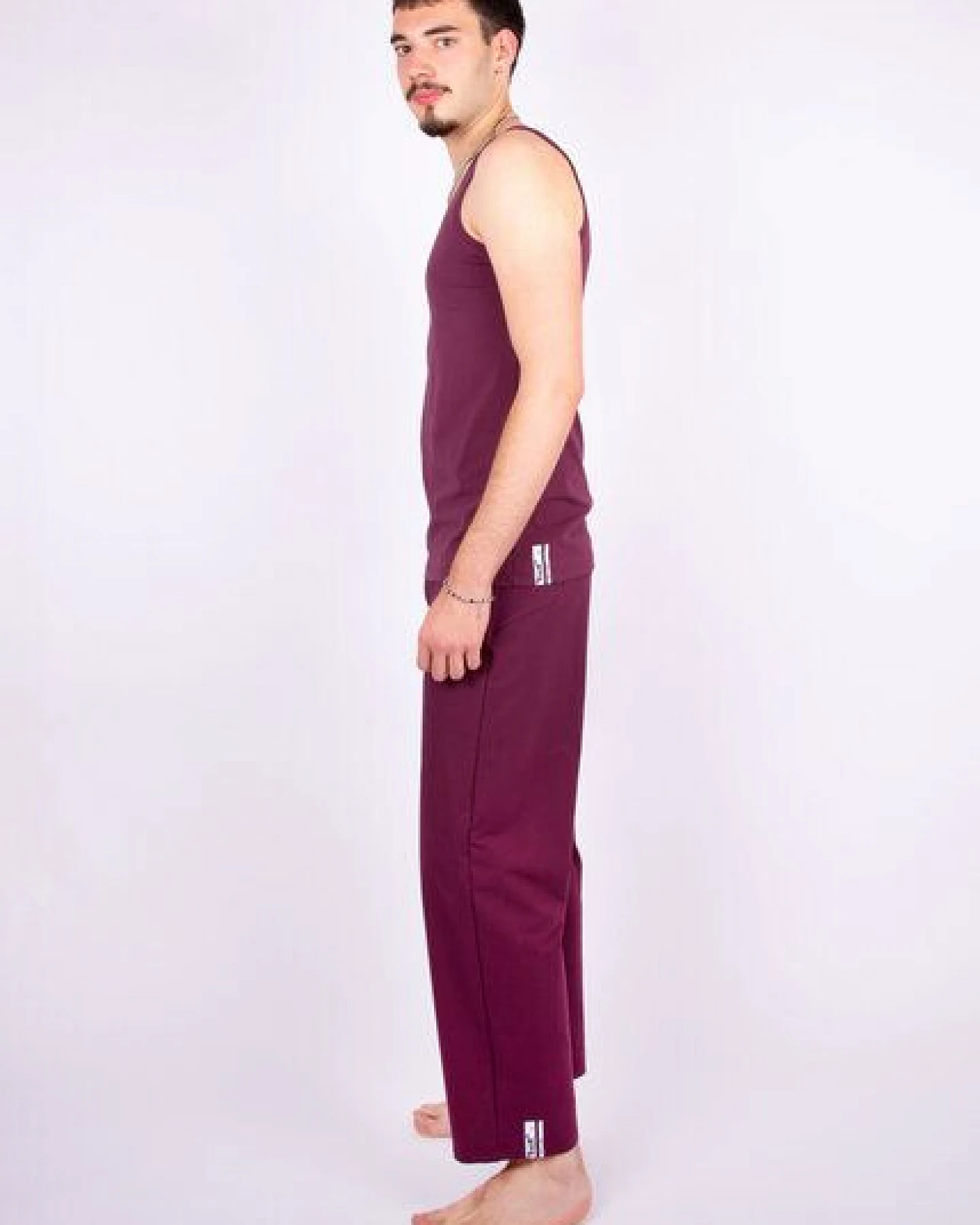 ÆVRIL Unisex Tank Top // Aubergine Red// Bio-Baumwolle – Ansicht 3