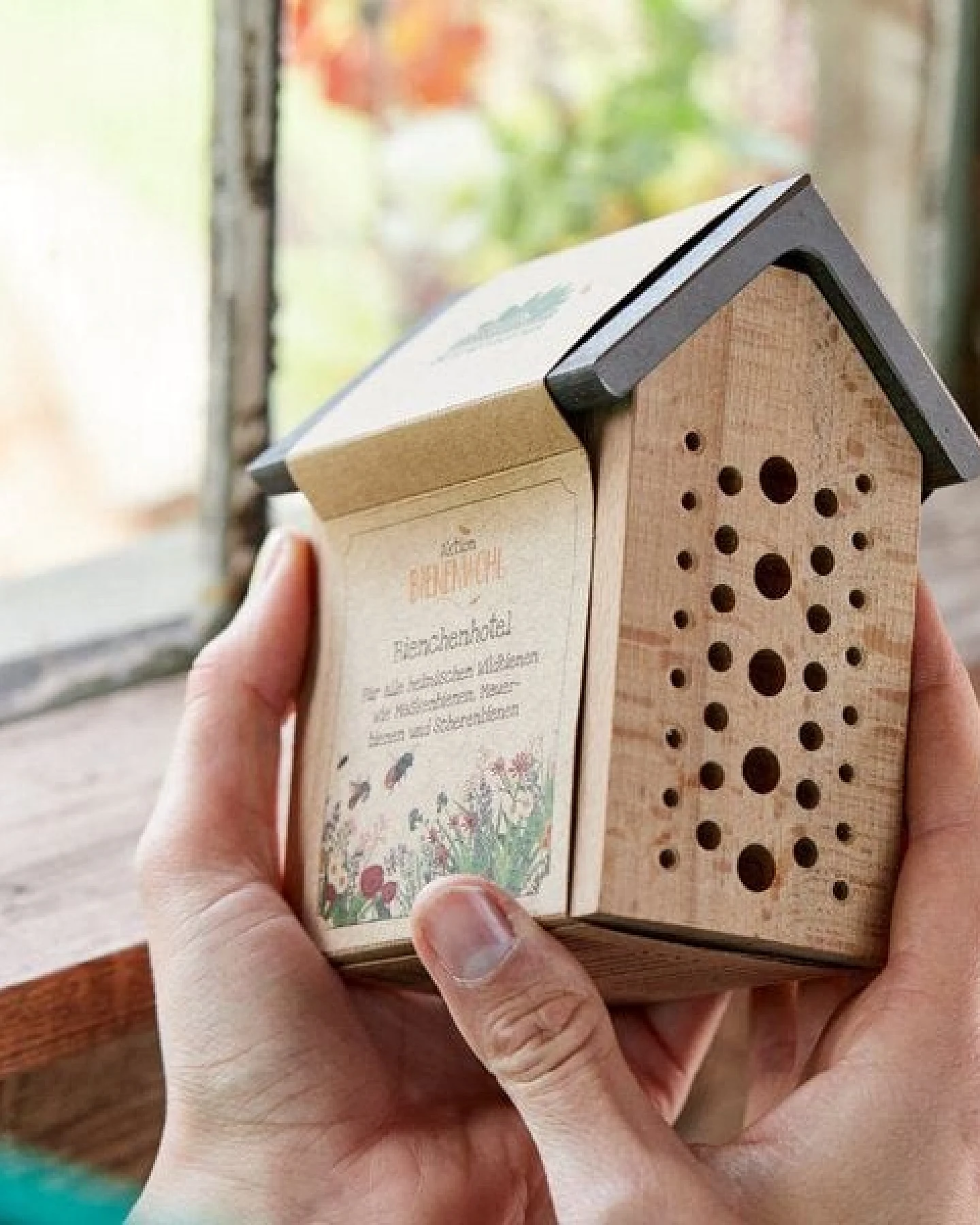 Die Stadtgärtner Bienchenhotel aus Buchenholz I Wetterfestes Insektenhotel für Bienen – Ansicht 3