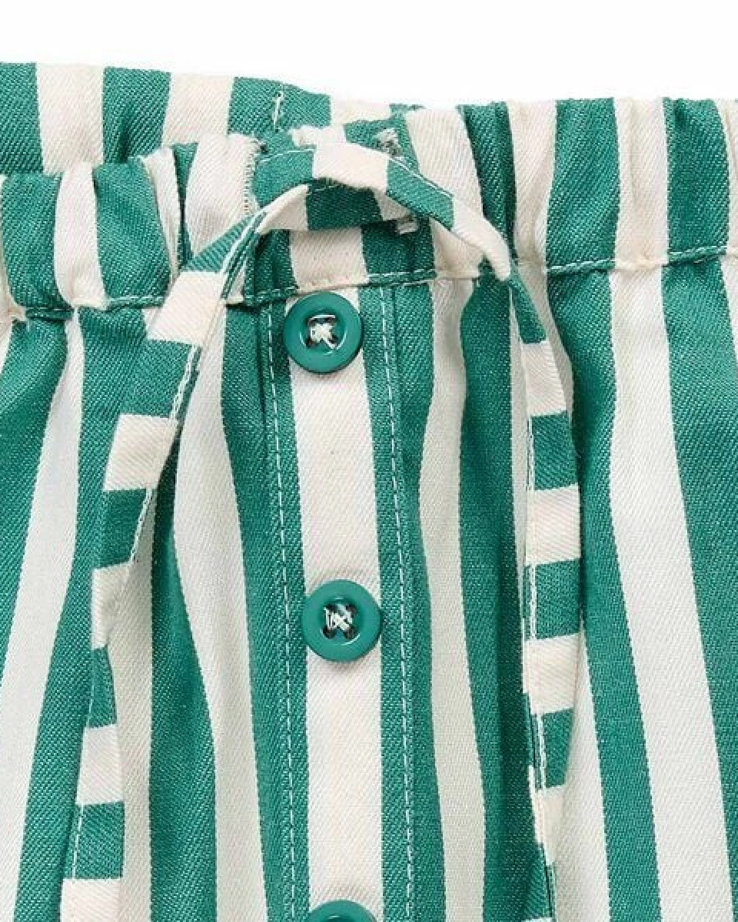 Sense Organics Baby Shorts grün-weiß gestreift, Modell LEI – Ansicht 2