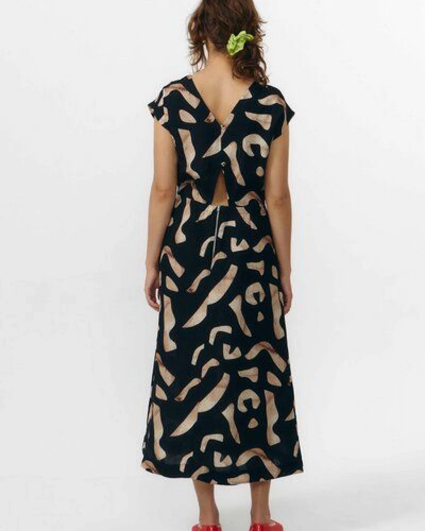 Suite13lab Damen-Midikleid TINTO im Stones-Print – Ansicht 3