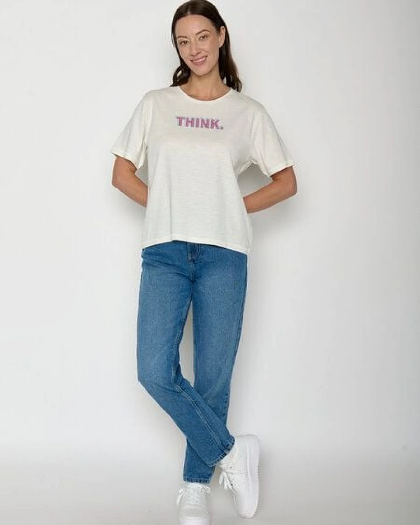 GREENBOMB Think Type Nova - Kastiges T-Shirt aus Bio-Baumwolle / hochwertiger Print / GOTS / Fair & Vegan – Ansicht 3