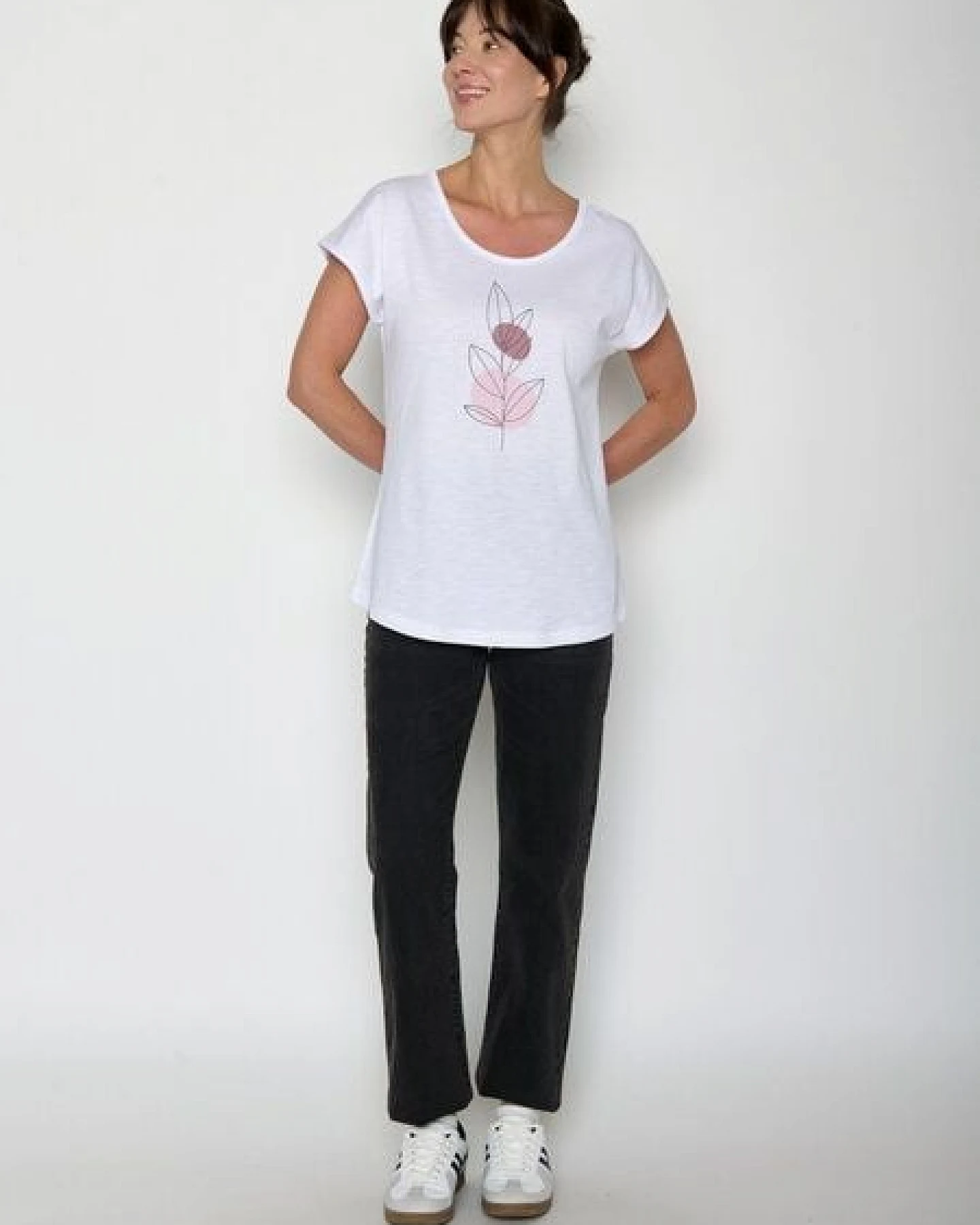 GREENBOMB Bloom Classic Cool - Lässiges T-Shirt aus Bio-Baumwolle / hochwertiger Print / GOTS / Fair & Vegan – Ansicht 2
