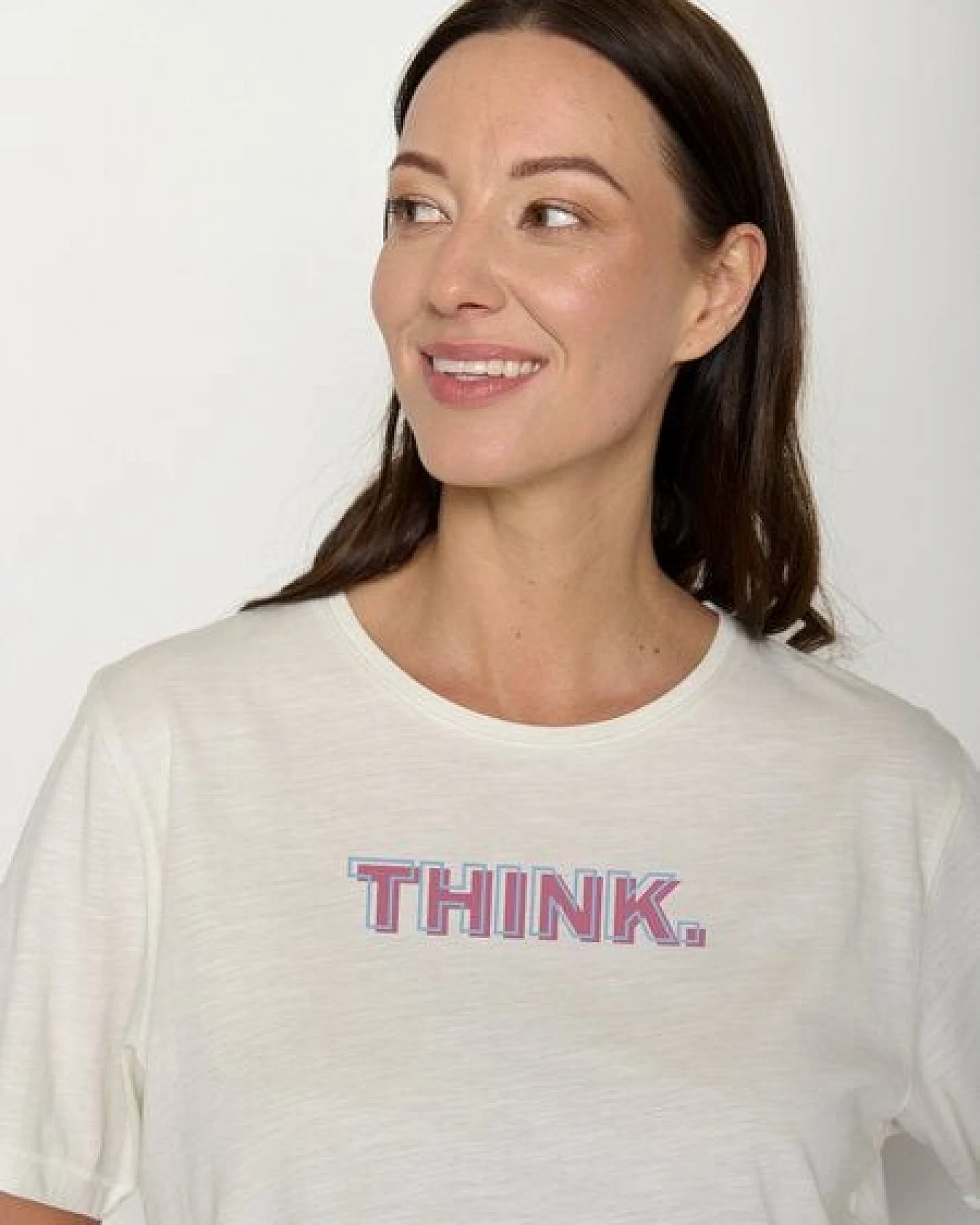 GREENBOMB Think Type Nova - Kastiges T-Shirt aus Bio-Baumwolle / hochwertiger Print / GOTS / Fair & Vegan – Ansicht 2