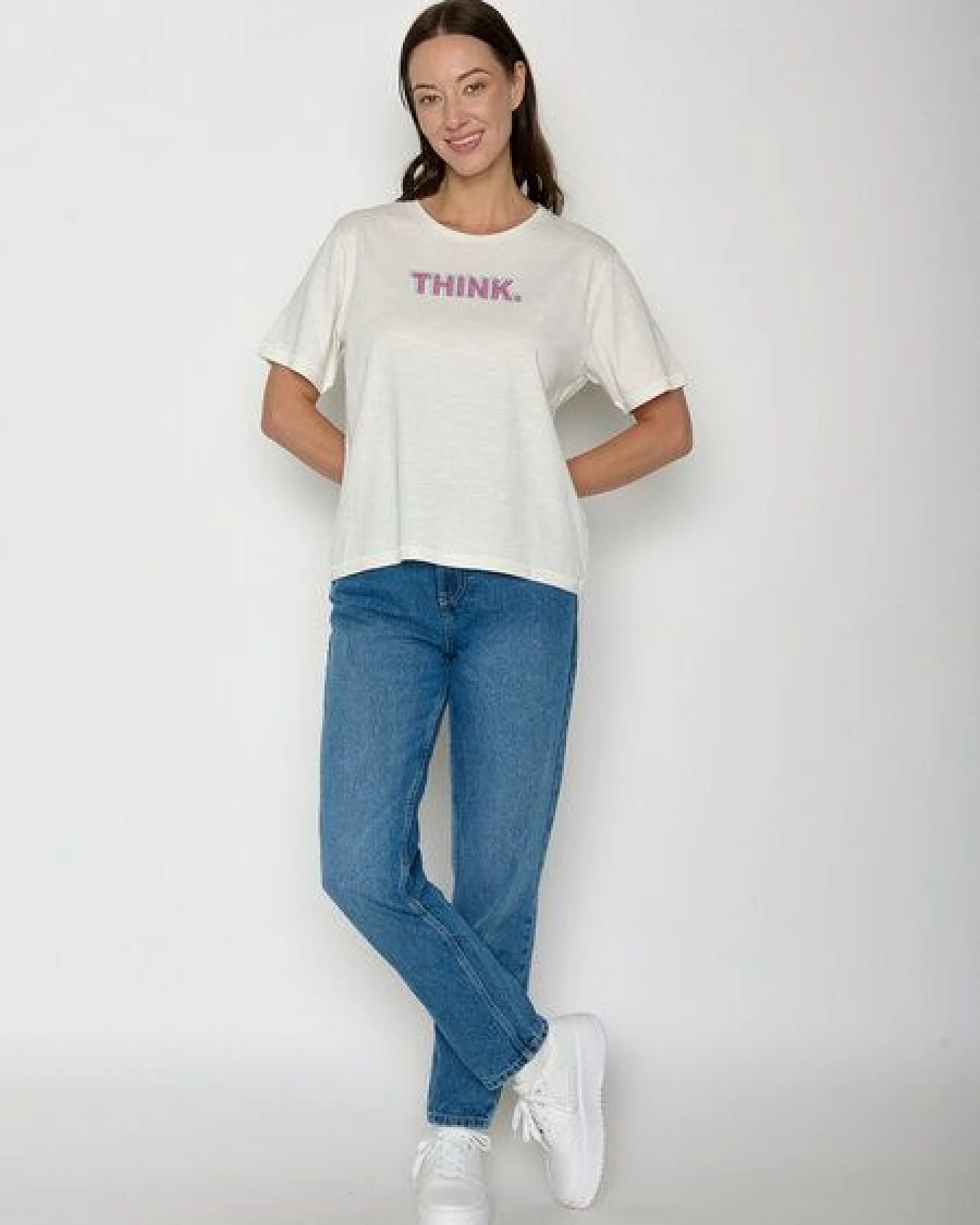 GREENBOMB Think Type Nova - Kastiges T-Shirt aus Bio-Baumwolle / hochwertiger Print / GOTS / Fair & Vegan – Ansicht 3