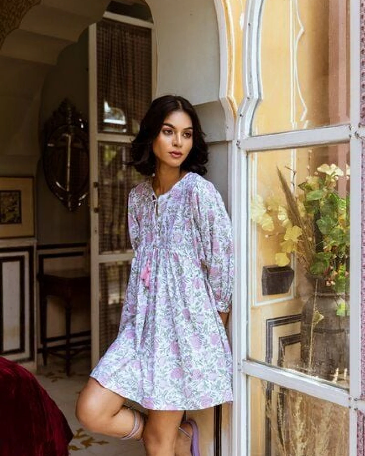 Haus of Namaste Ballonkleid kurz aus Bio-Baumwolle „Pink Pomegranate Dream Kurzkleid“ , handbedruckt mit veganen Farben – Ansicht 4