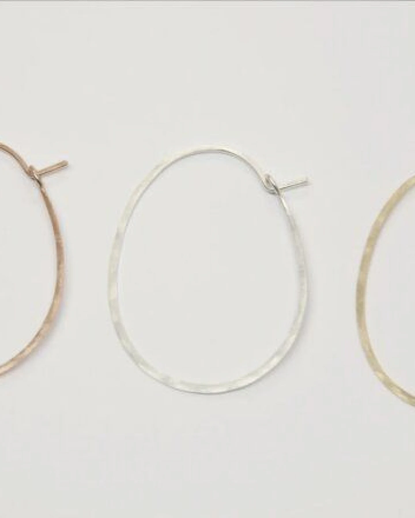 BELLYBIRD Jewellery CREOLEN - Oval, gehämmert, M/L – Ansicht 4