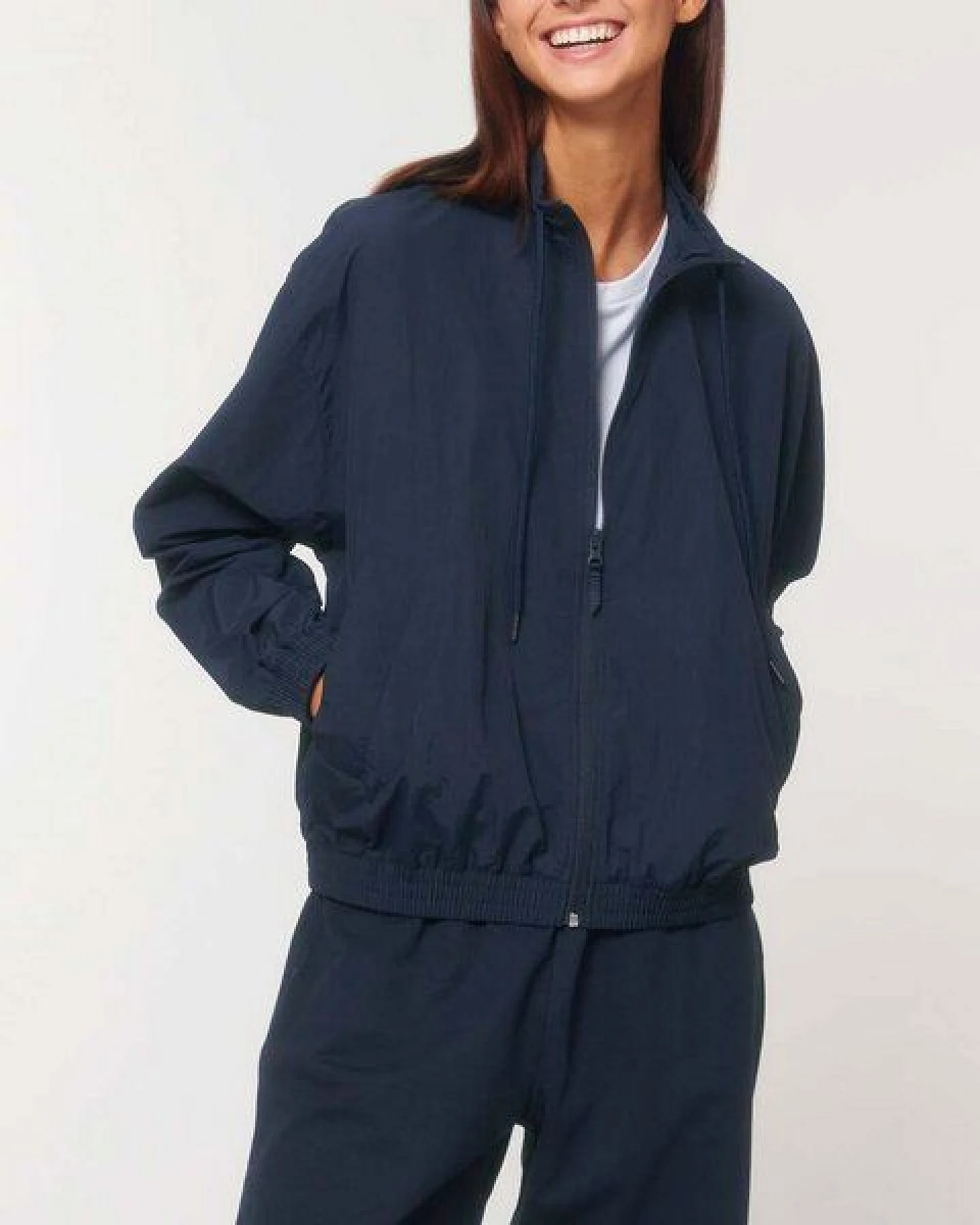 YTWOO Nachhaltige Urban Jacke aus recyceltem Nylon – Ansicht 3