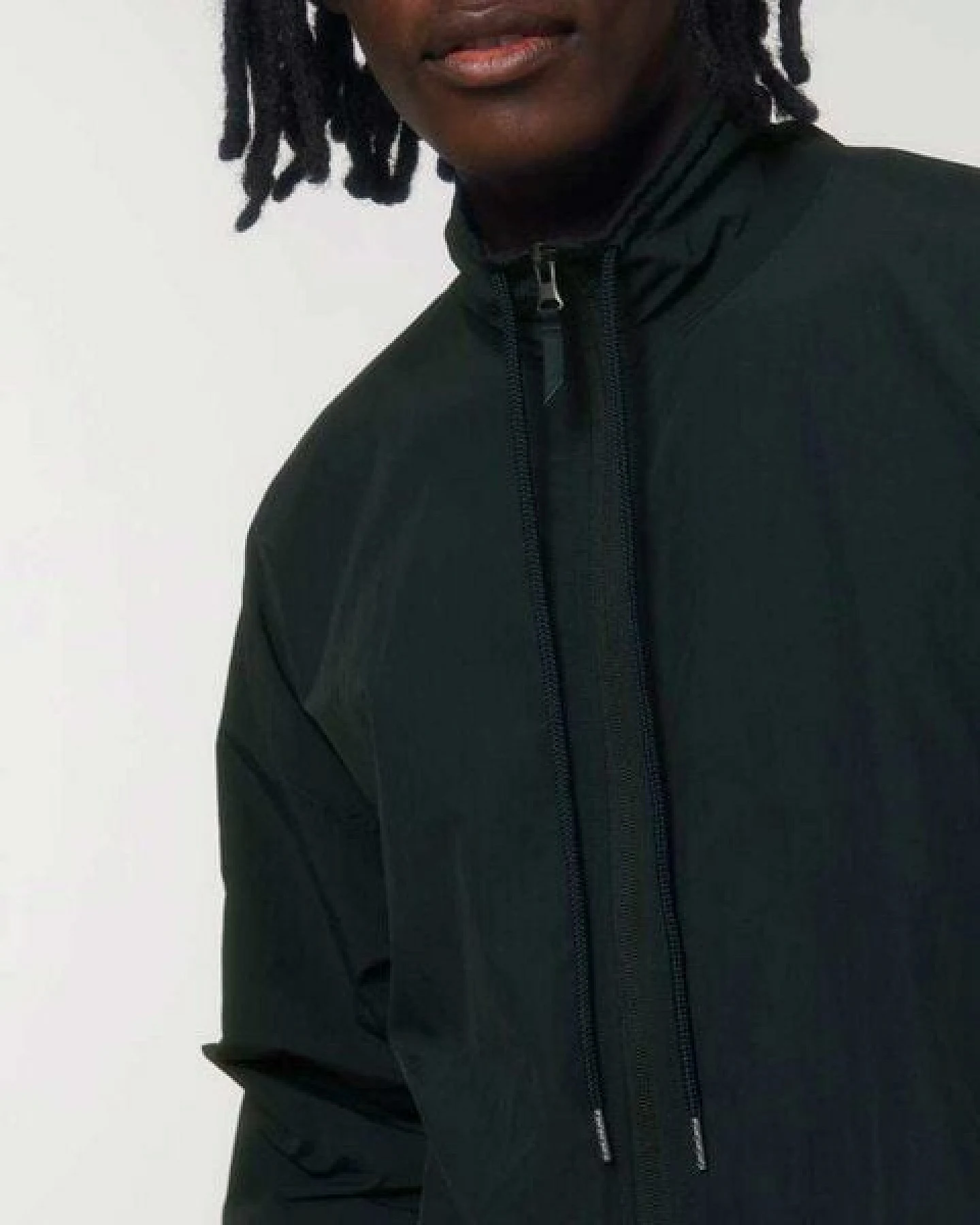 YTWOO Nachhaltige Urban Jacke aus recyceltem Nylon – Ansicht 4