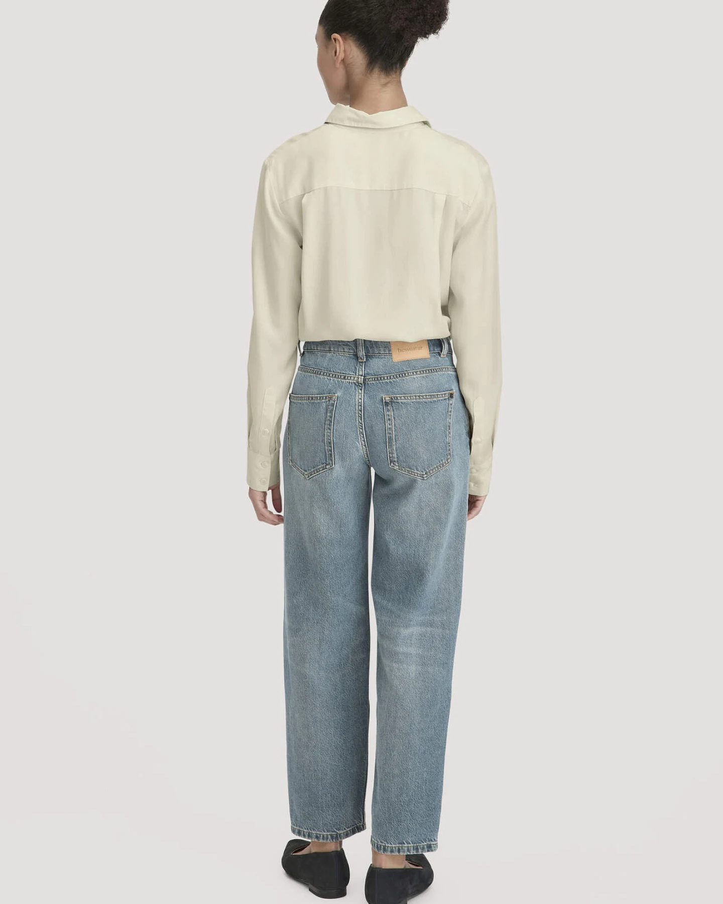 hessnatur Damen Jeans NELE Barrel Leg aus Bio-Baumwolle - blau - Größe 26/30 – Ansicht 2