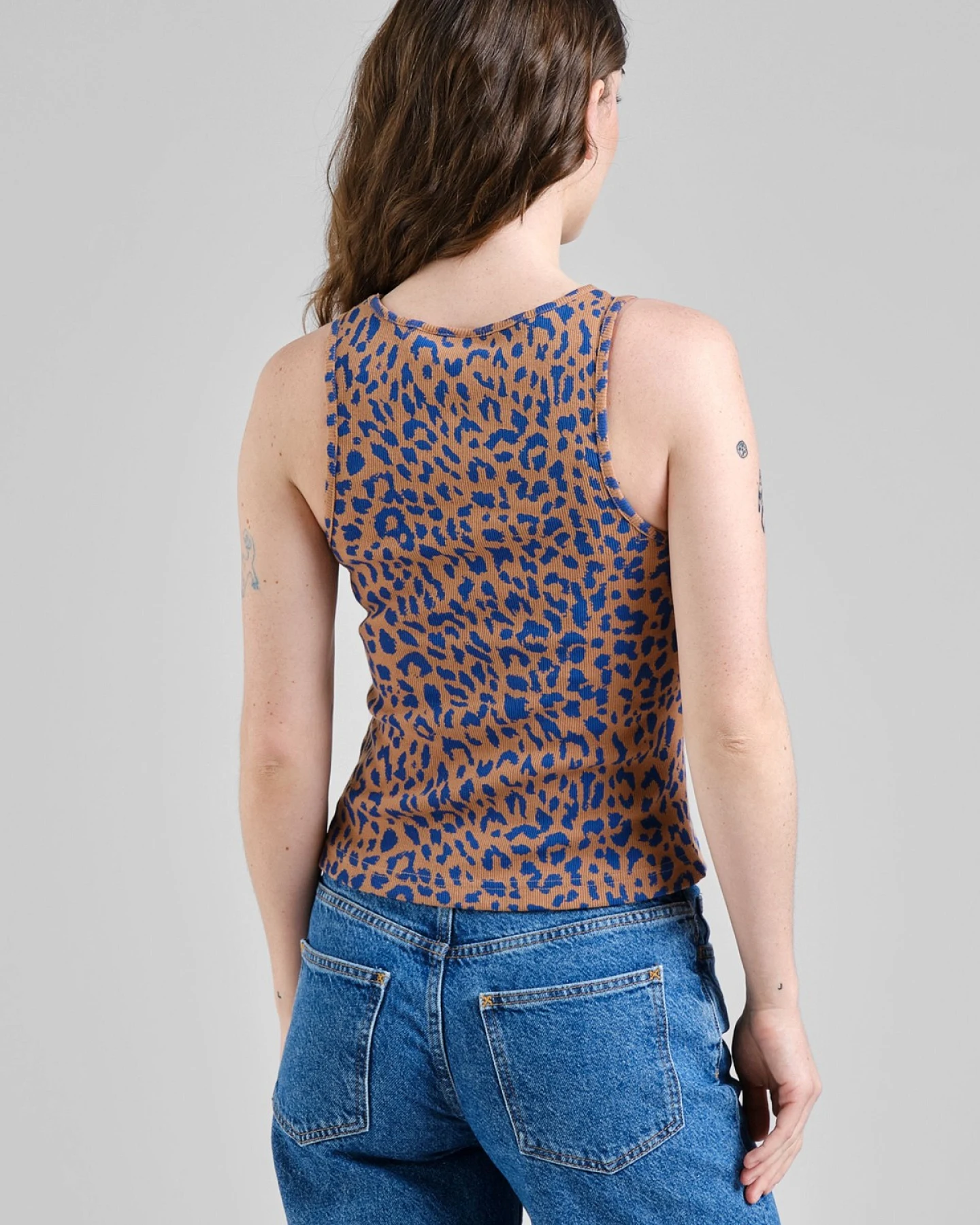 Top Valdermarsvik Rib Leopard Light Brown – Ansicht 3