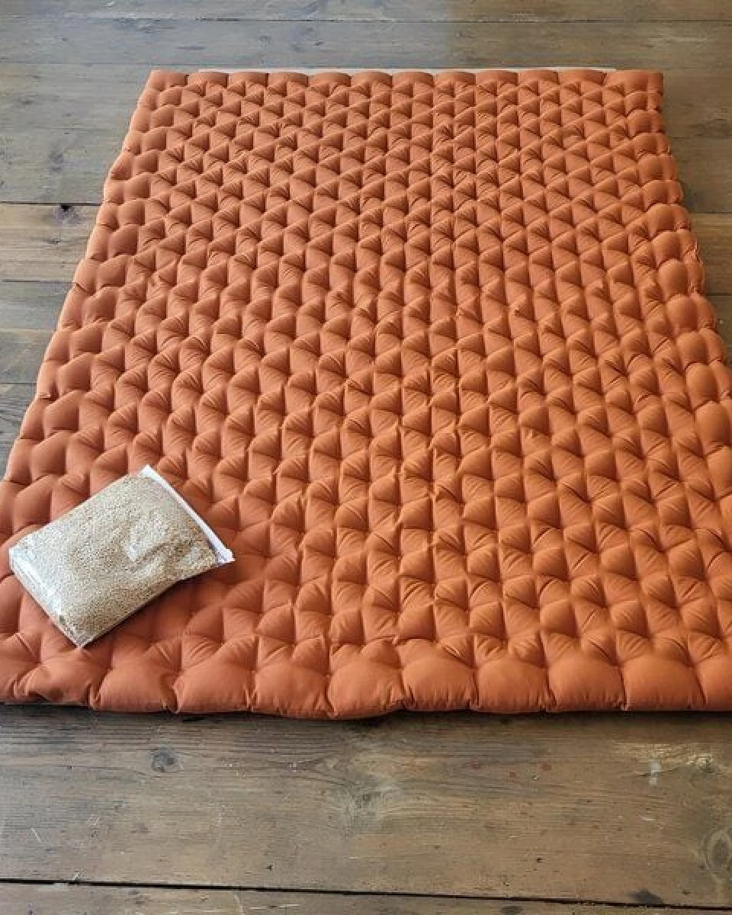 Speltex Matratzentopper 140x200 cm – Punktstepp-Naturauflage mit Bio-Hirseschalen & Kautschuk, Farbe: Terra – Ansicht 3