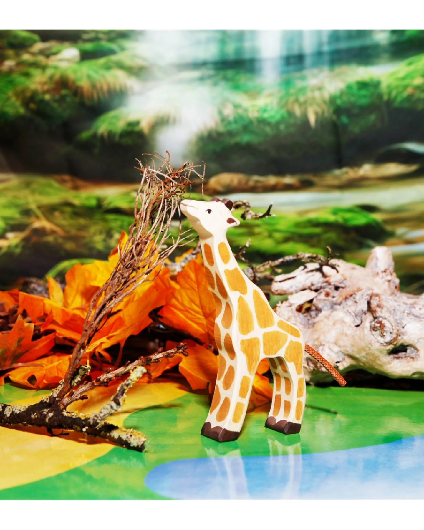 Holztiger Holzfigur "Giraffe klein, fressend" Abenteuer Wildnis Maße 10,5 x 2,3 x 16,5 cm – Ansicht 2