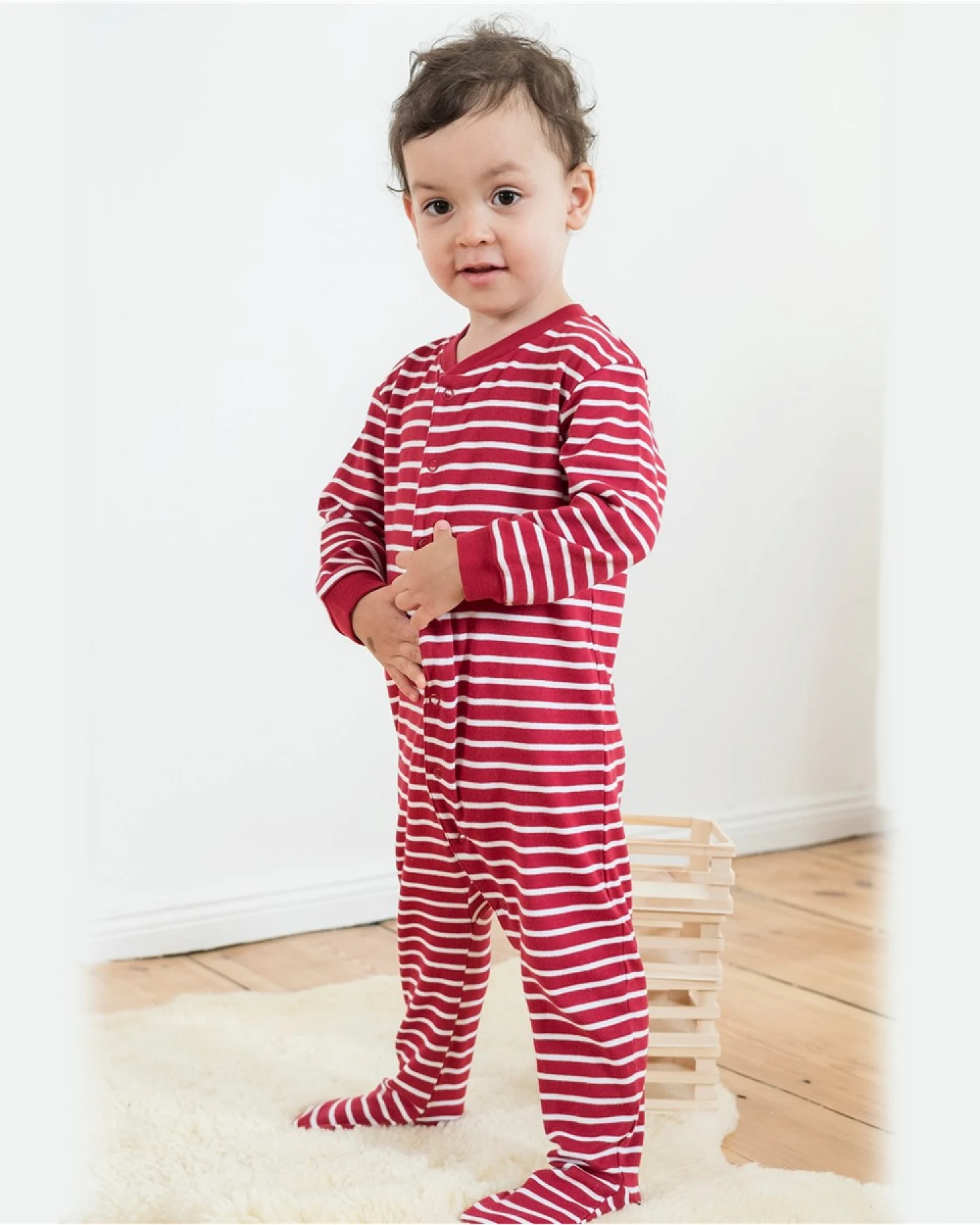 Living Crafts Baby und Kinder Schlafanzug Bio-Baumwolle mit Füßchen rot-weiß gestreift Gr. 98 – Ansicht 2