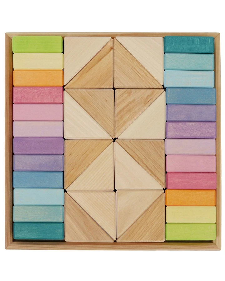 Produktseite: Grimms Pastell Duo Holzbausteine, 40-teilig, bunt lasiert Maße 26,5 x 26,5 x 5 cm