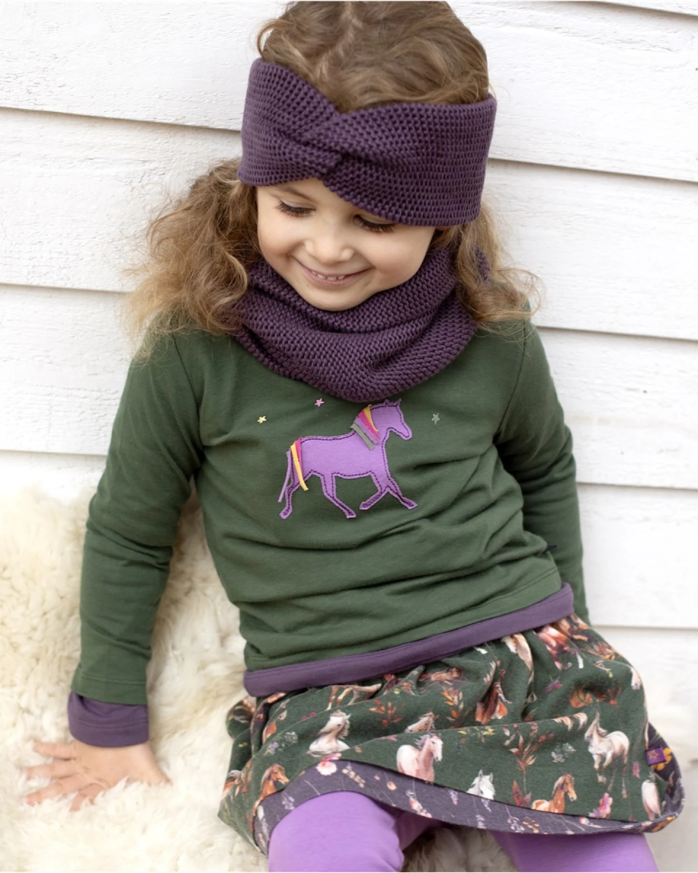 Kinder Langarmshirt mit Pferdeapplikation Bio-Baumwolle dark green Gr. 98 – Ansicht 2