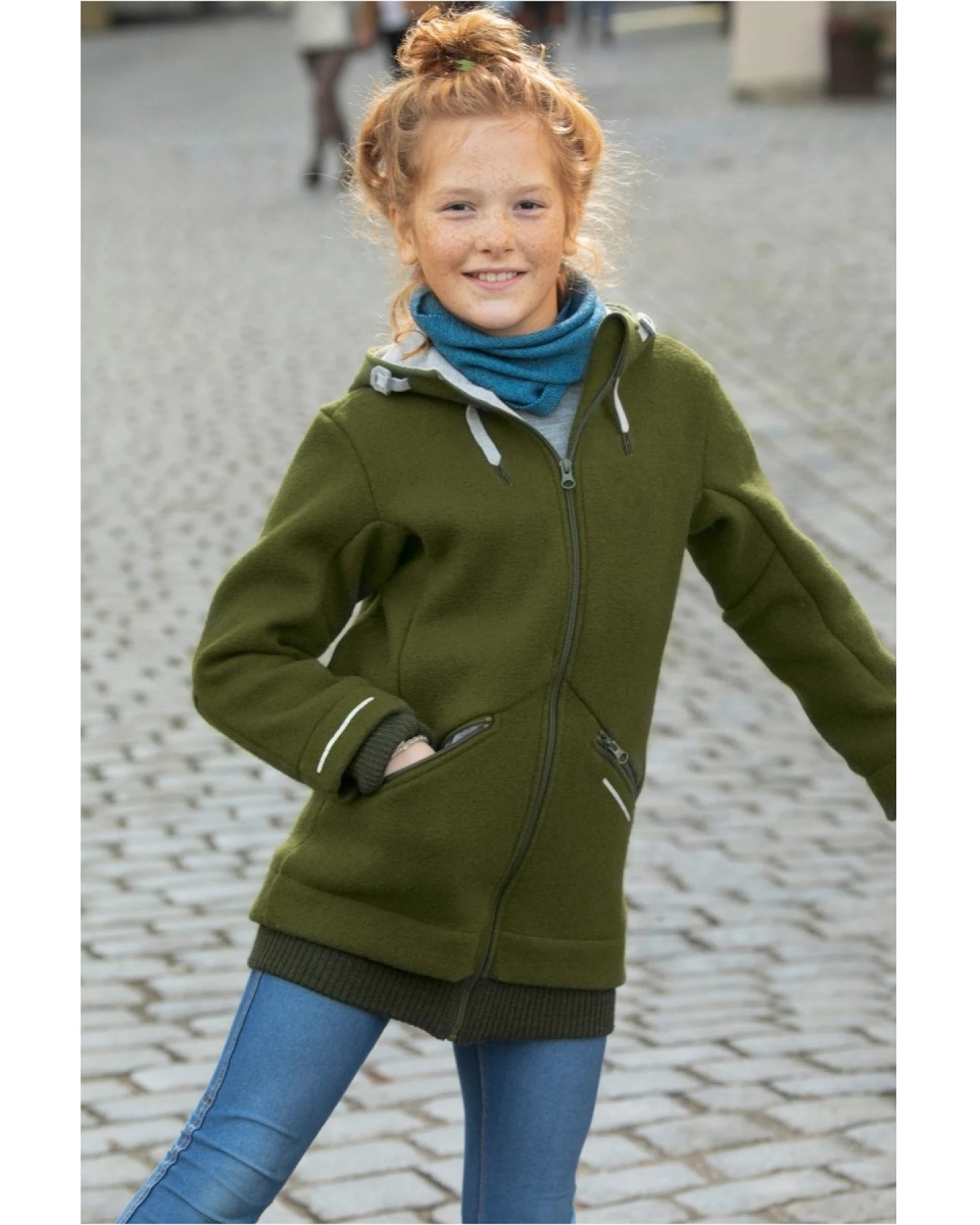 Disana Kinder Jacke mit Kapuze Bio-Merinowolle Walk Qualität oliv Gr. 110/116 – Ansicht 2