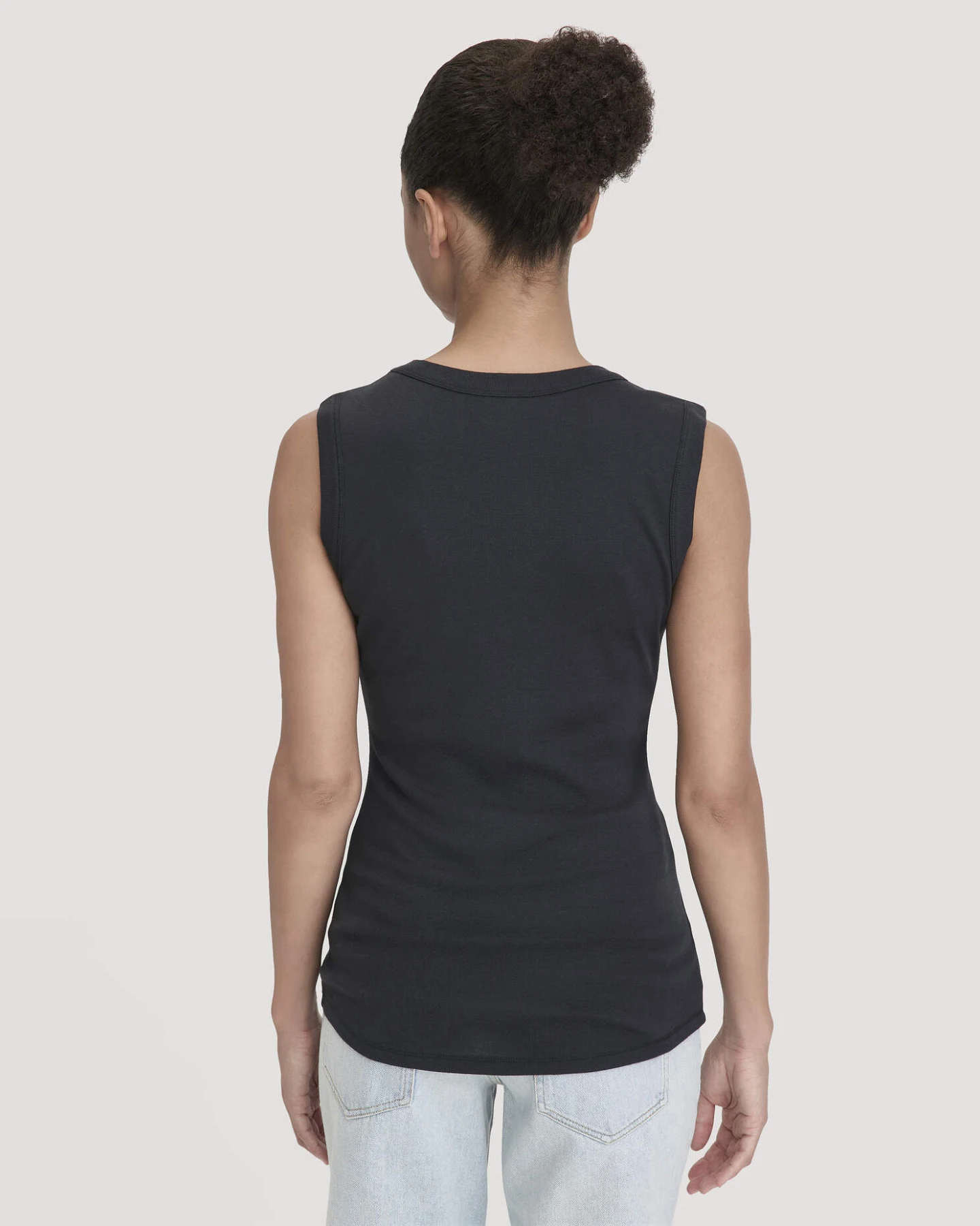 hessnatur Damen Softrib Top Fitted aus Bio-Baumwolle und TENCEL™ Modal - schwarz - Größe 36 – Ansicht 3