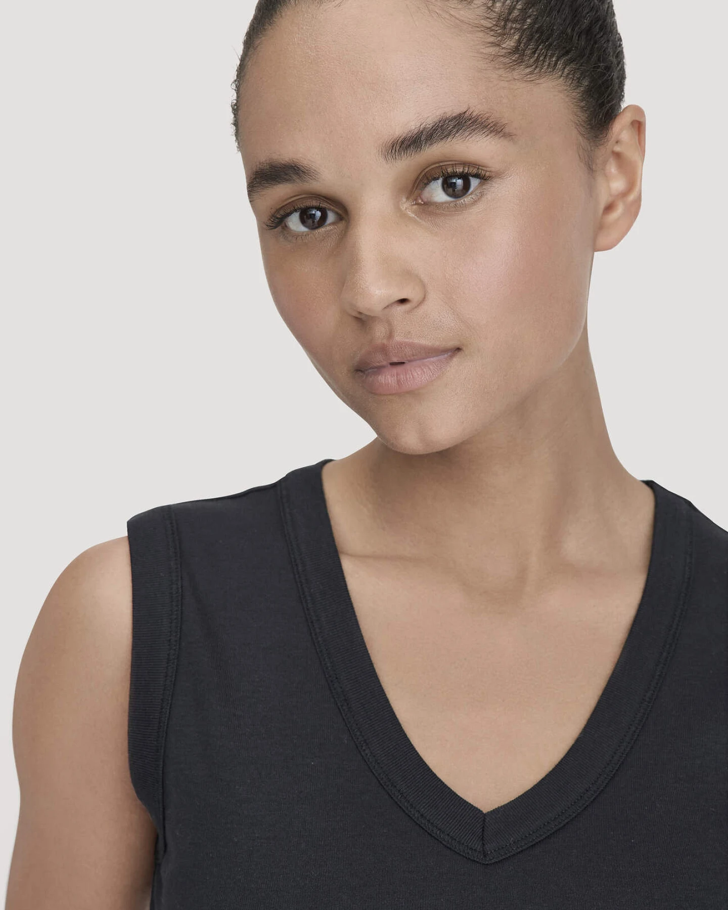 hessnatur Damen Softrib Top Fitted aus Bio-Baumwolle und TENCEL™ Modal - schwarz - Größe 38 – Ansicht 4