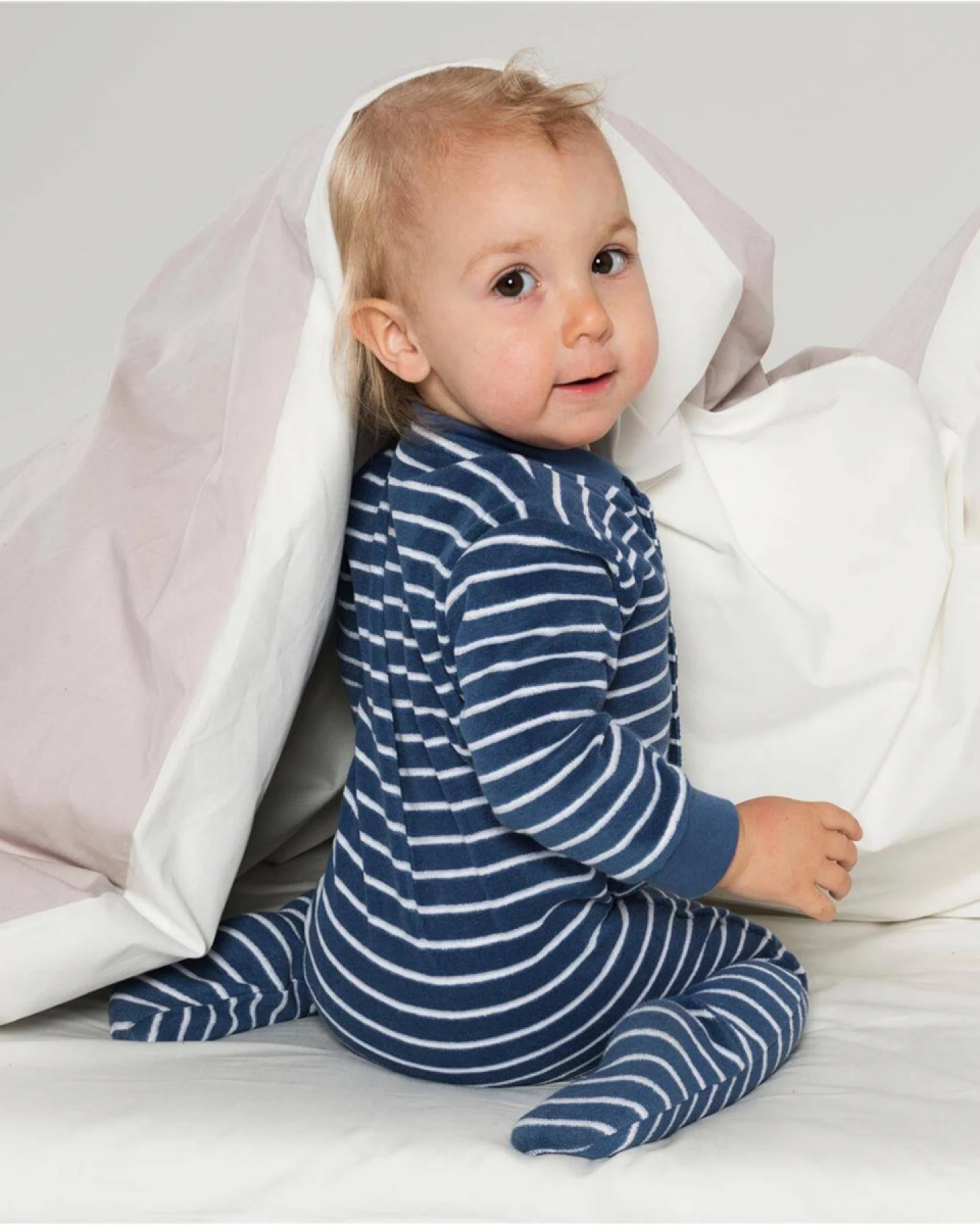 Living Crafts Baby und Kinder Schlafanzug Bio-Baumwolle Frottee marine-weiß gestreift Gr.74 – Ansicht 2