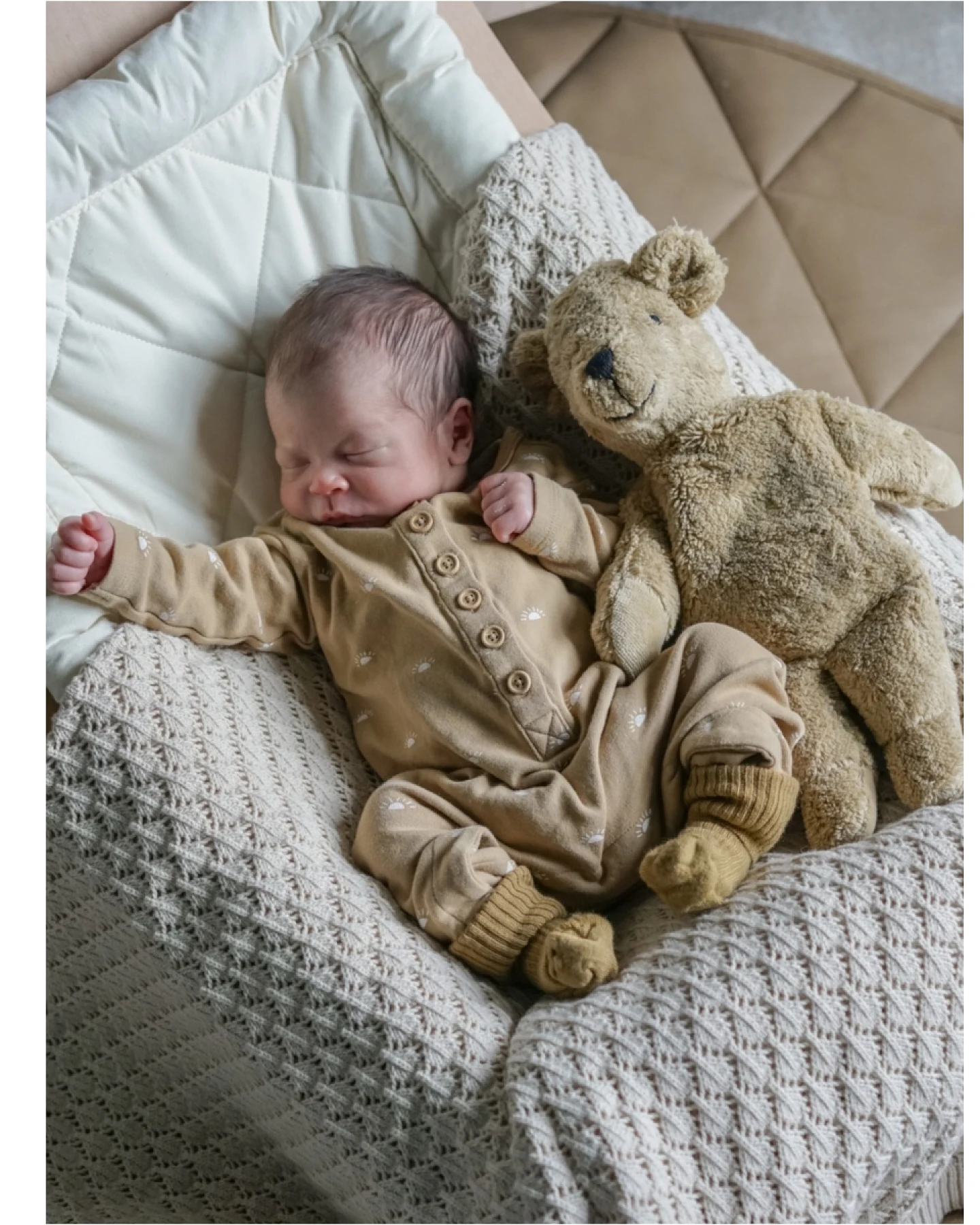 Teddybär Kuscheltier, klein beige Maße 30 x 24 x 10 cm – Ansicht 2