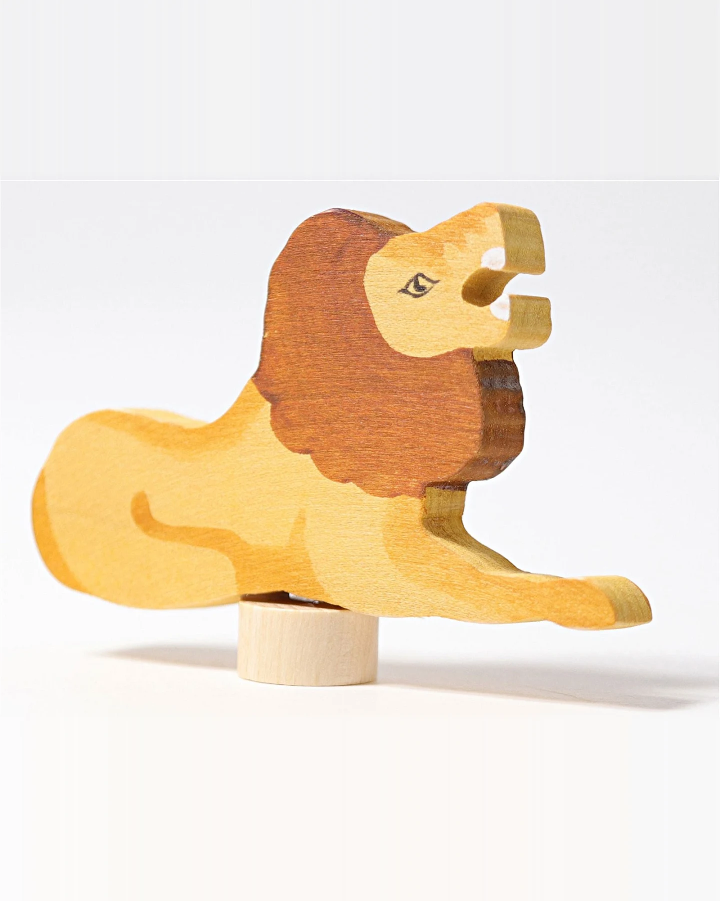 Grimms Löwe Steckfigur aus Lindenholz, bunt lasiert Höhe 5,5 cm – Ansicht 2