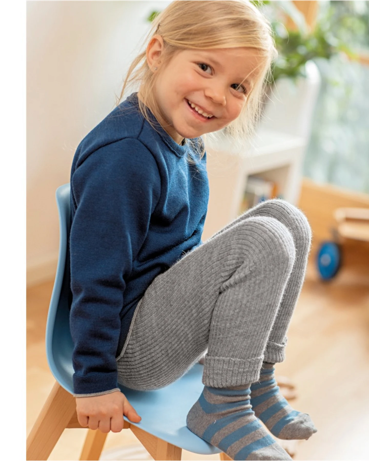 Disana Baby und Kinder Leggings Bio-Merinowolle hellgrau Gr.110/116 – Ansicht 2