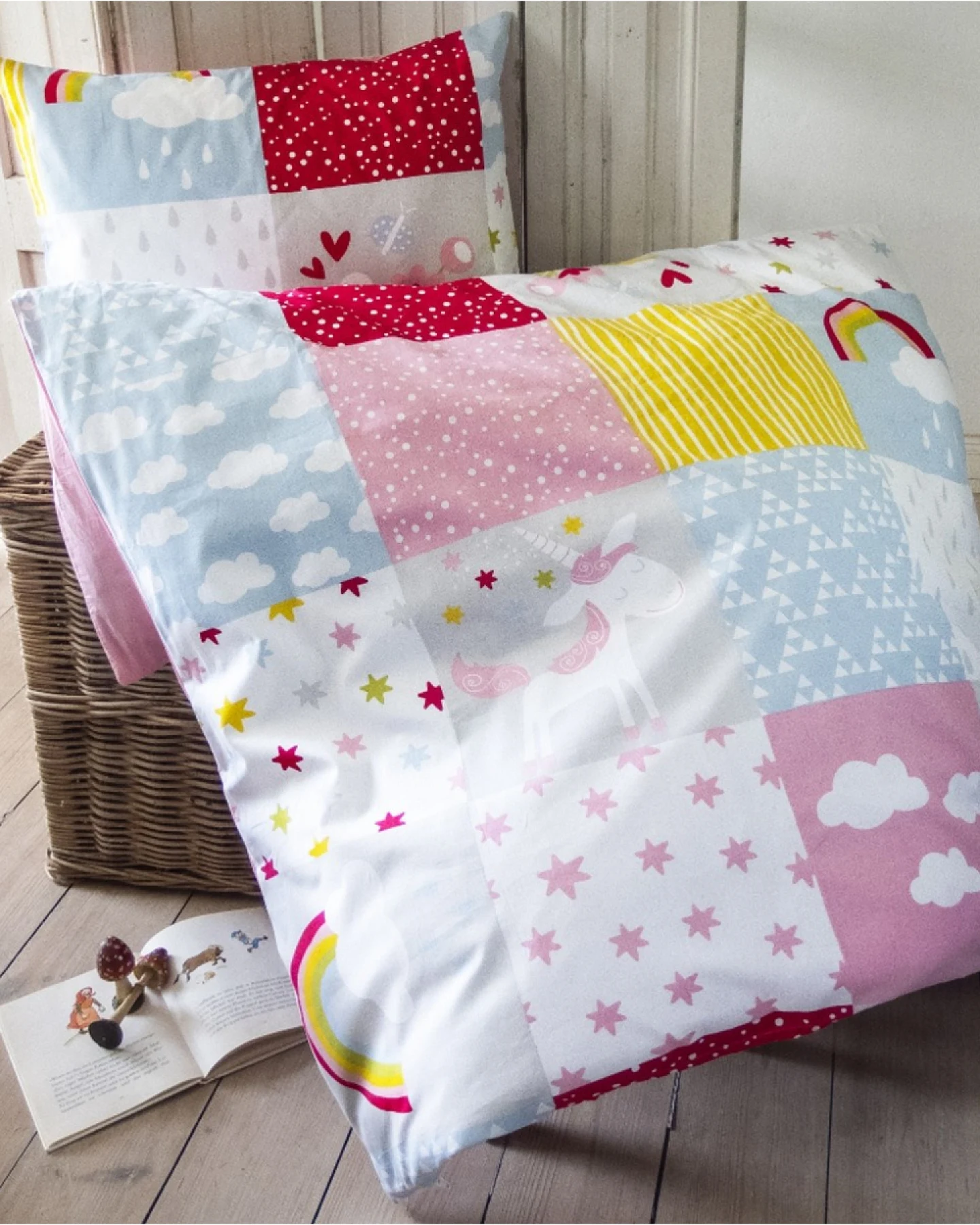 Kinderbettwäsche Bio-Baumwolle Patchwork Einhorn Bettbezug 100 x 135 cm, Kissen 40 x 60 cm – Ansicht 2