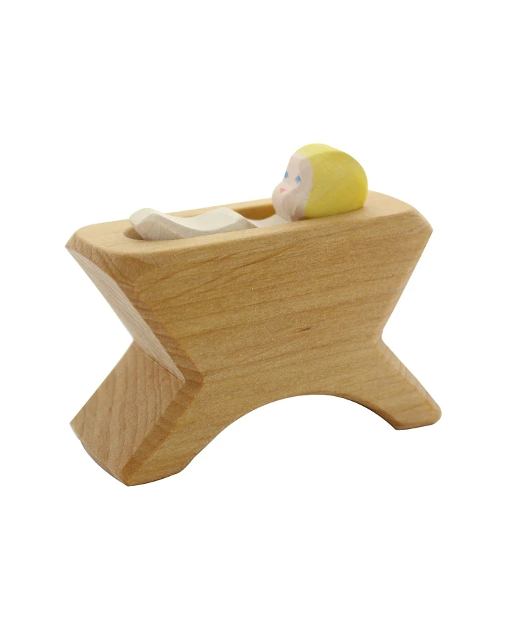 Produktseite: Ostheimer Krippe mit Kind (2-teilig) L. 8 cm Laubholz, handgeschnitzt und lasiert