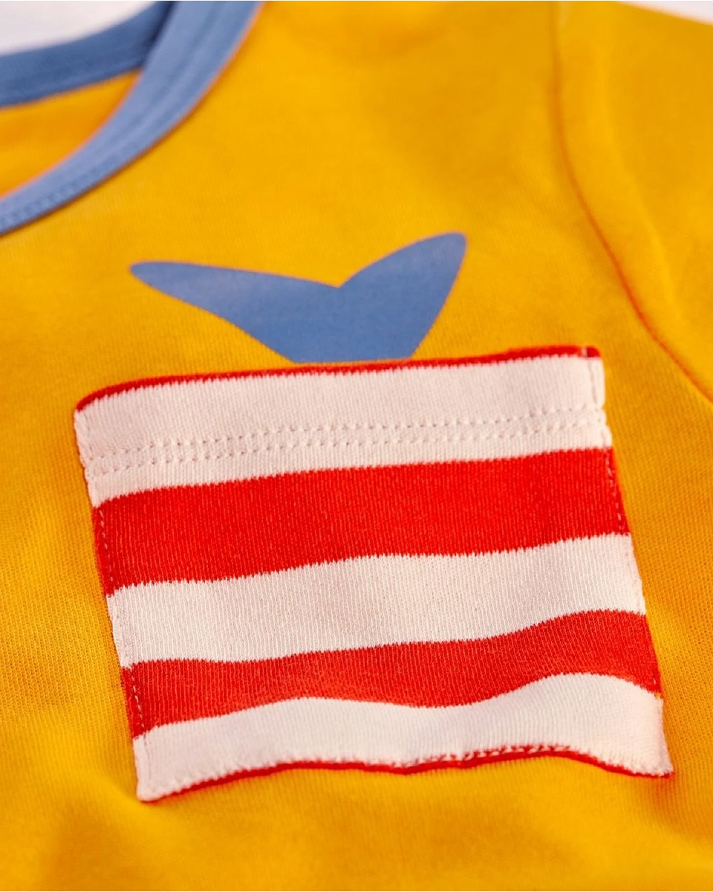 Kinder T-Shirt Bio-Baumwolle orange mit Tasche Gr.110/116 – Ansicht 2