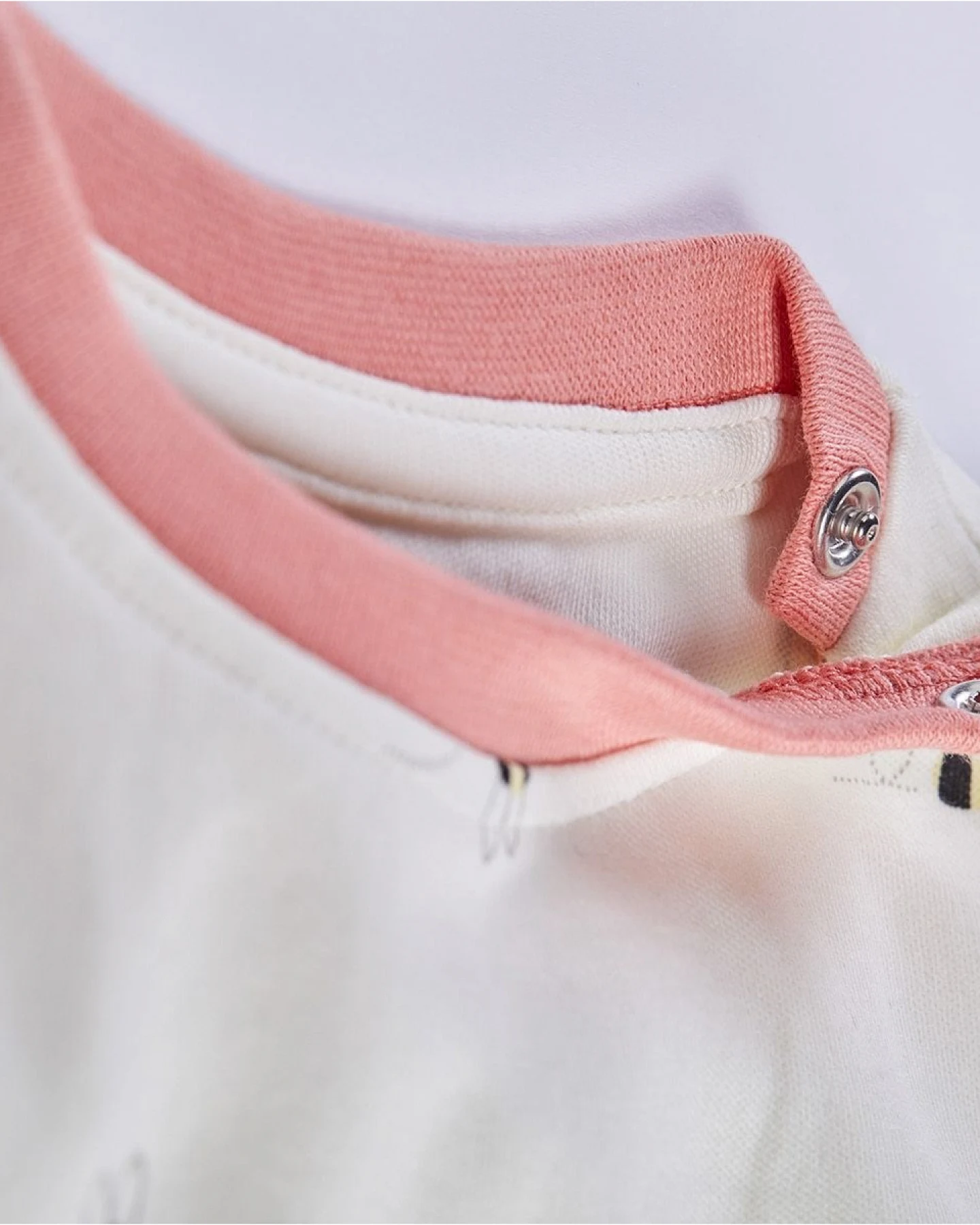 Baby T-Shirt Bio-Baumwolle Biene off white-rosa Gr.50/56 – Ansicht 2