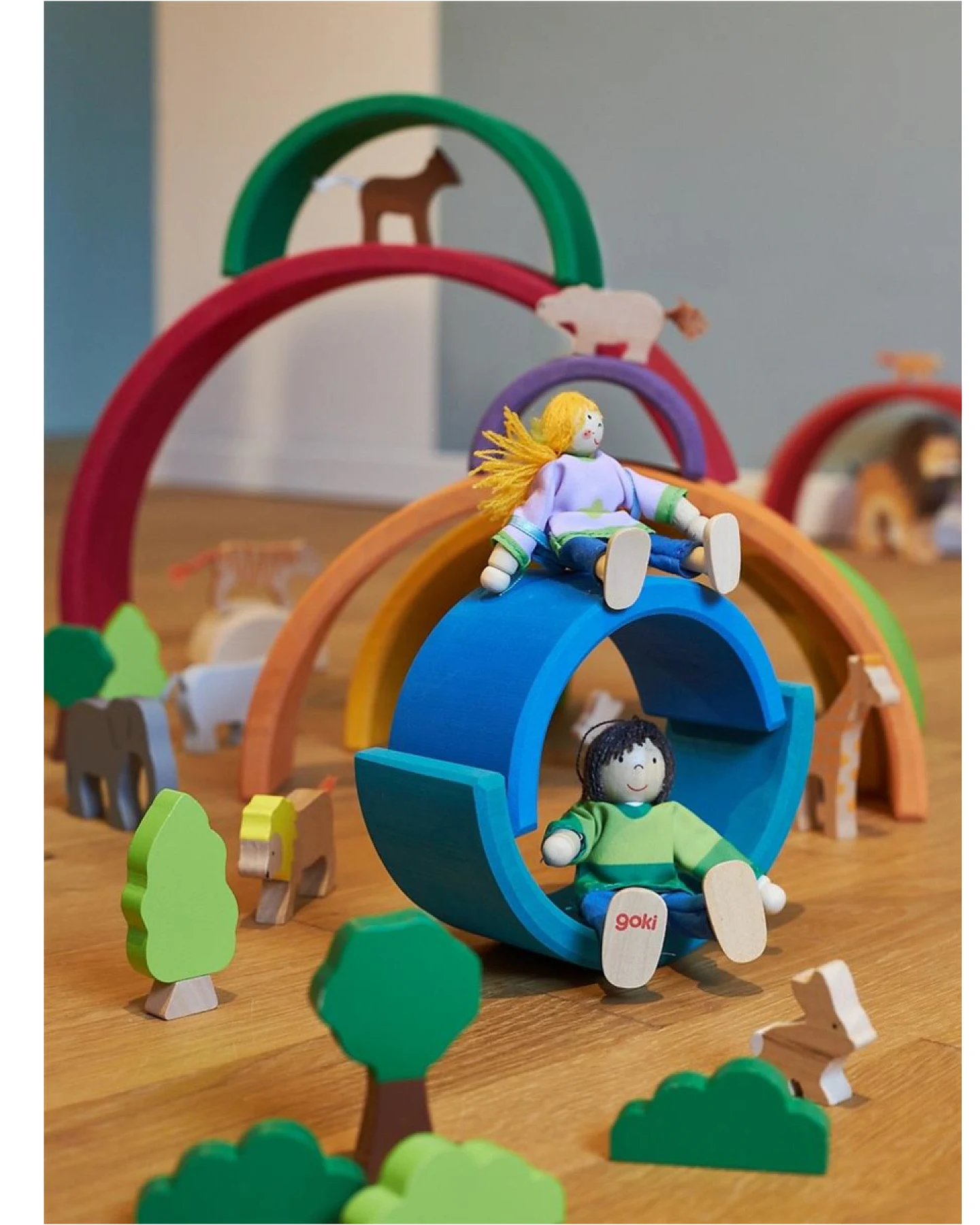 goki Biegepuppen Camping Familie 4 Personen und 1 Hund Maße 9-11 cm – Ansicht 2