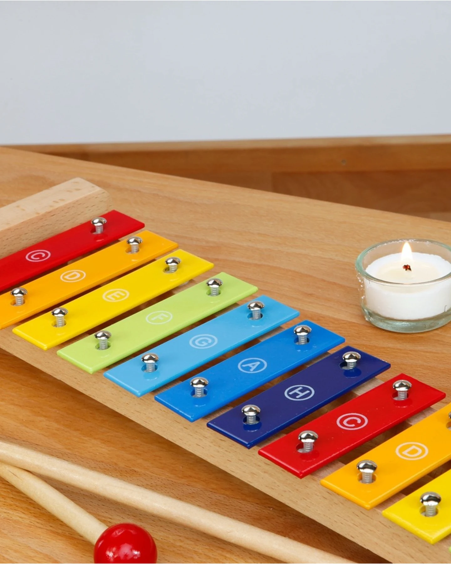 goki Kinder Xylophon aus Metall und Holz mit Notenheft, bunt lackiert Maße 38 x 7 x 4,5 cm – Ansicht 2