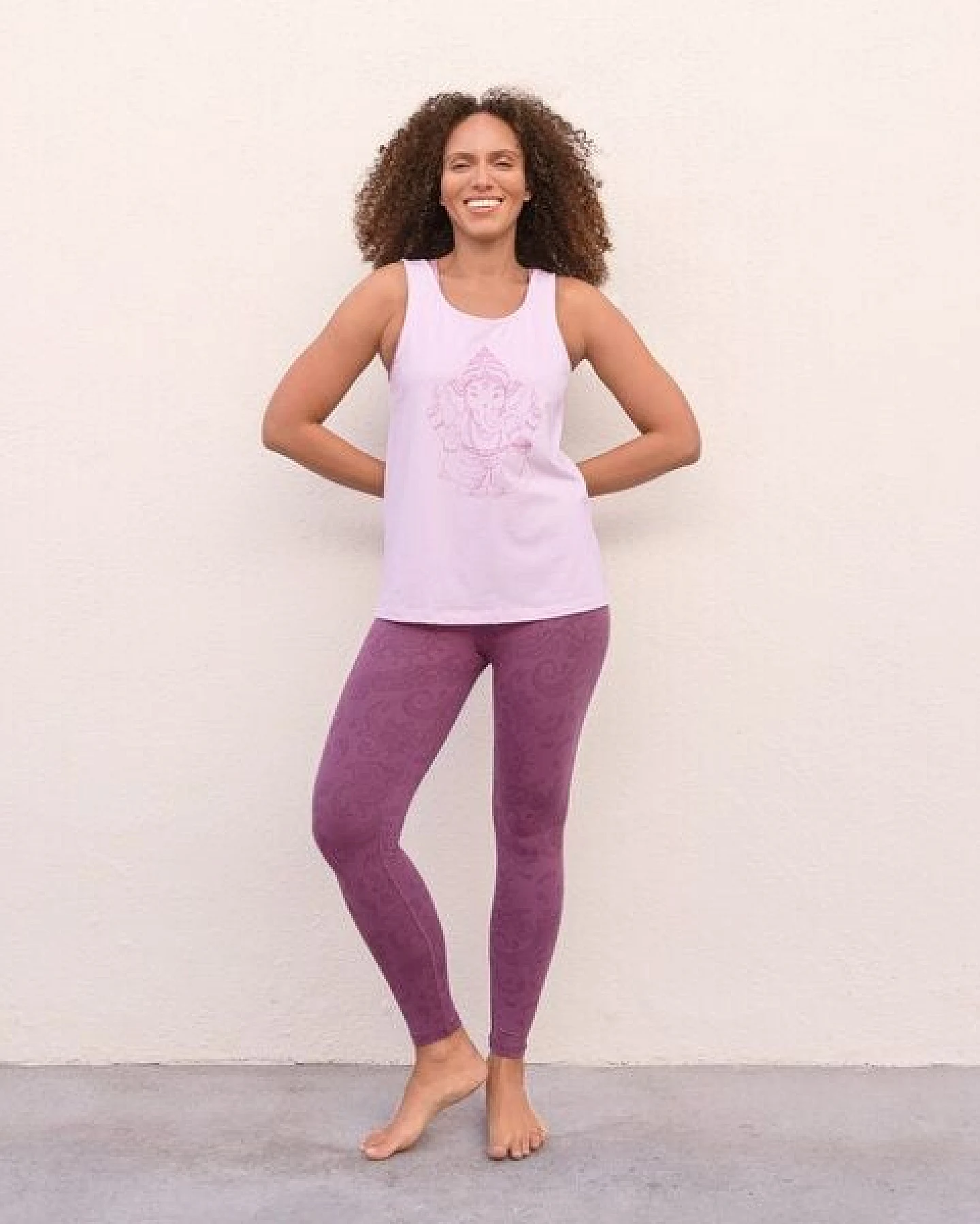Jaya LEGGINGS LEELA PAISLEY - Hohe Taille Leggings, elastische BioBaumwolle, Paisley-Print in hellerer/dunklerer Farbabstufung – Ansicht 3