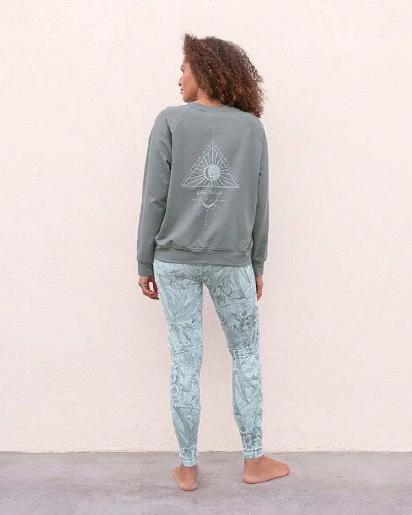 Jaya GIZA - Damen - Superweicher und bequemer Sweater mit Rundhalsausschnitt für entspannte Momente aus French Terry – Ansicht 3